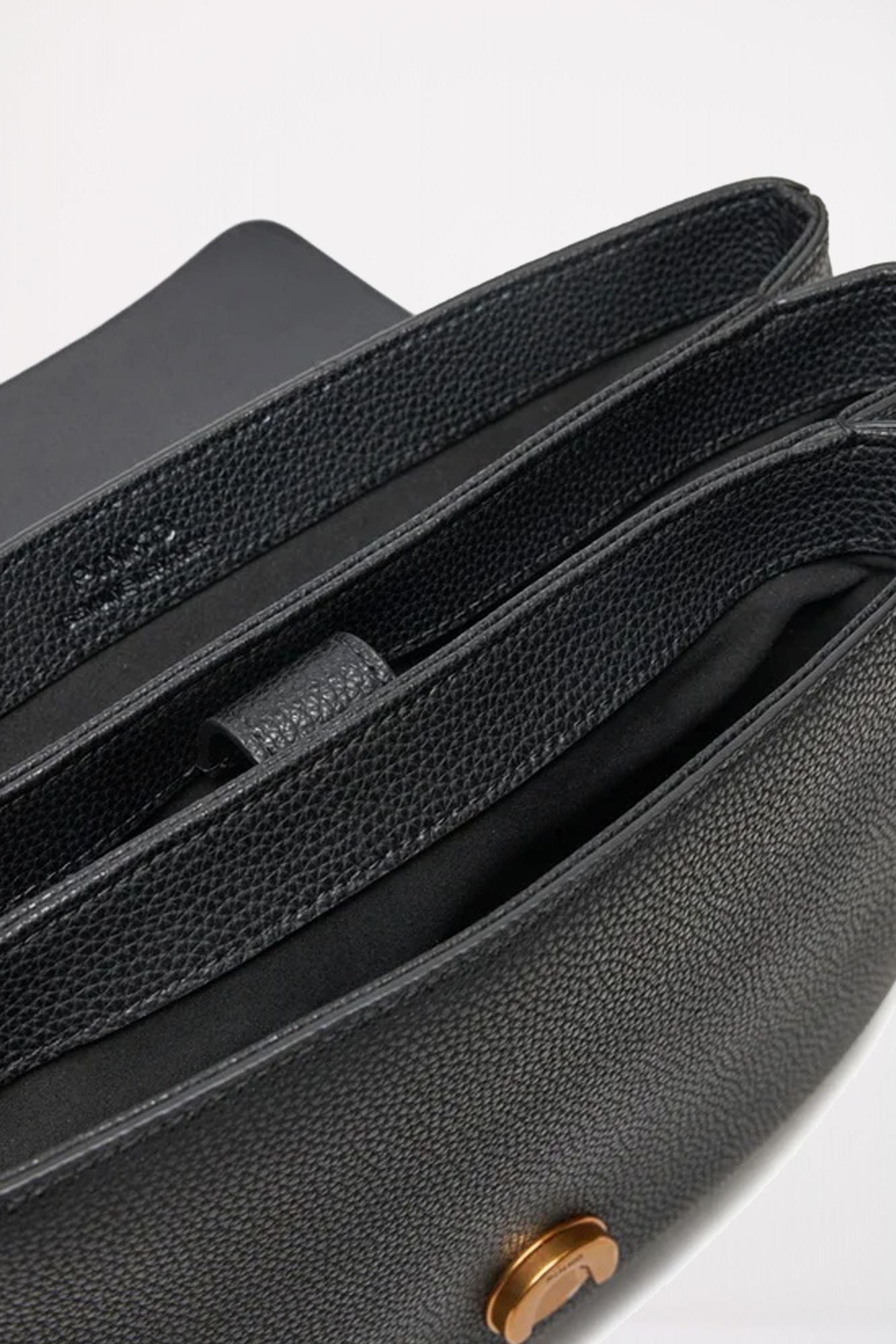 PINKO LOVE ONE SOFT BIG en color NEGRO (3)