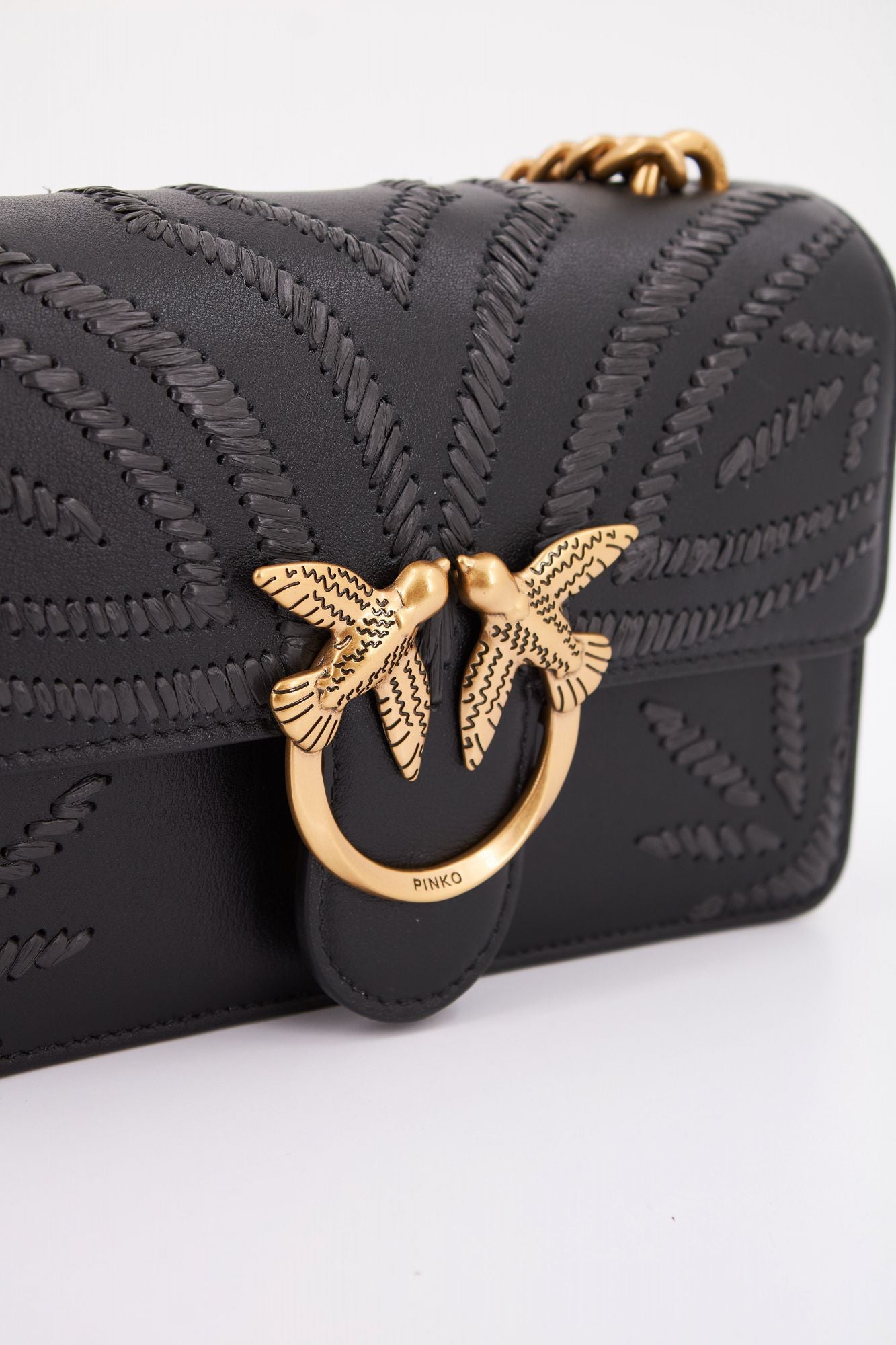 PINKO MINI LOVE BAG SMALL SHOULDER BAG WITH RAFFIA EMBROIDERY en color NEGRO (4)