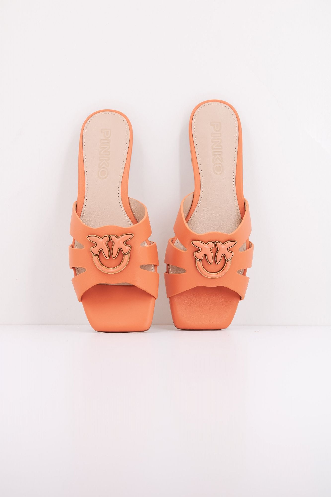 PINKO P003 MARLI 09 SLIPPER en color NARANJA (3)