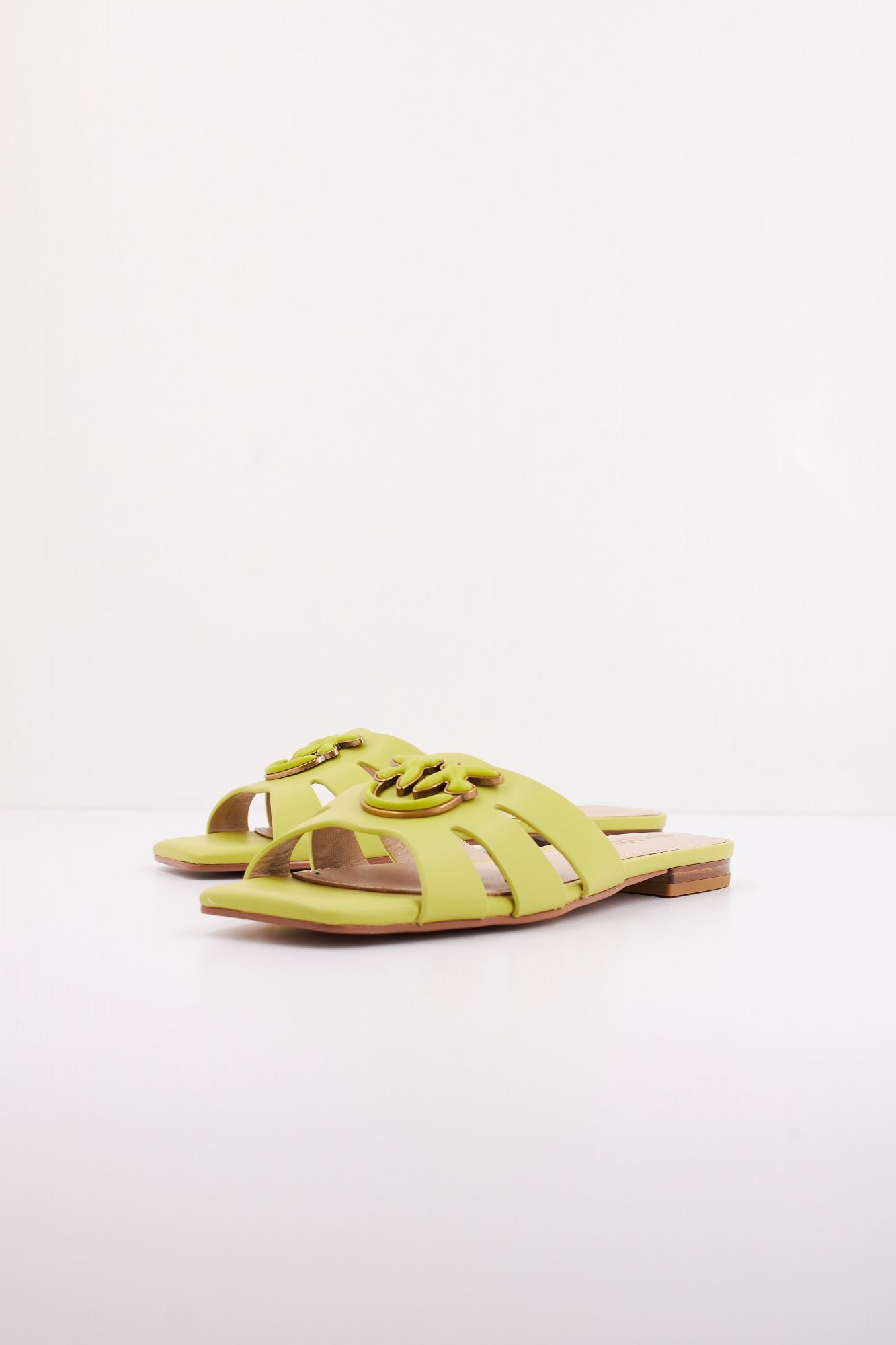 PINKO P003 MARLI 09 SLIPPER en color AMARILLO (2)