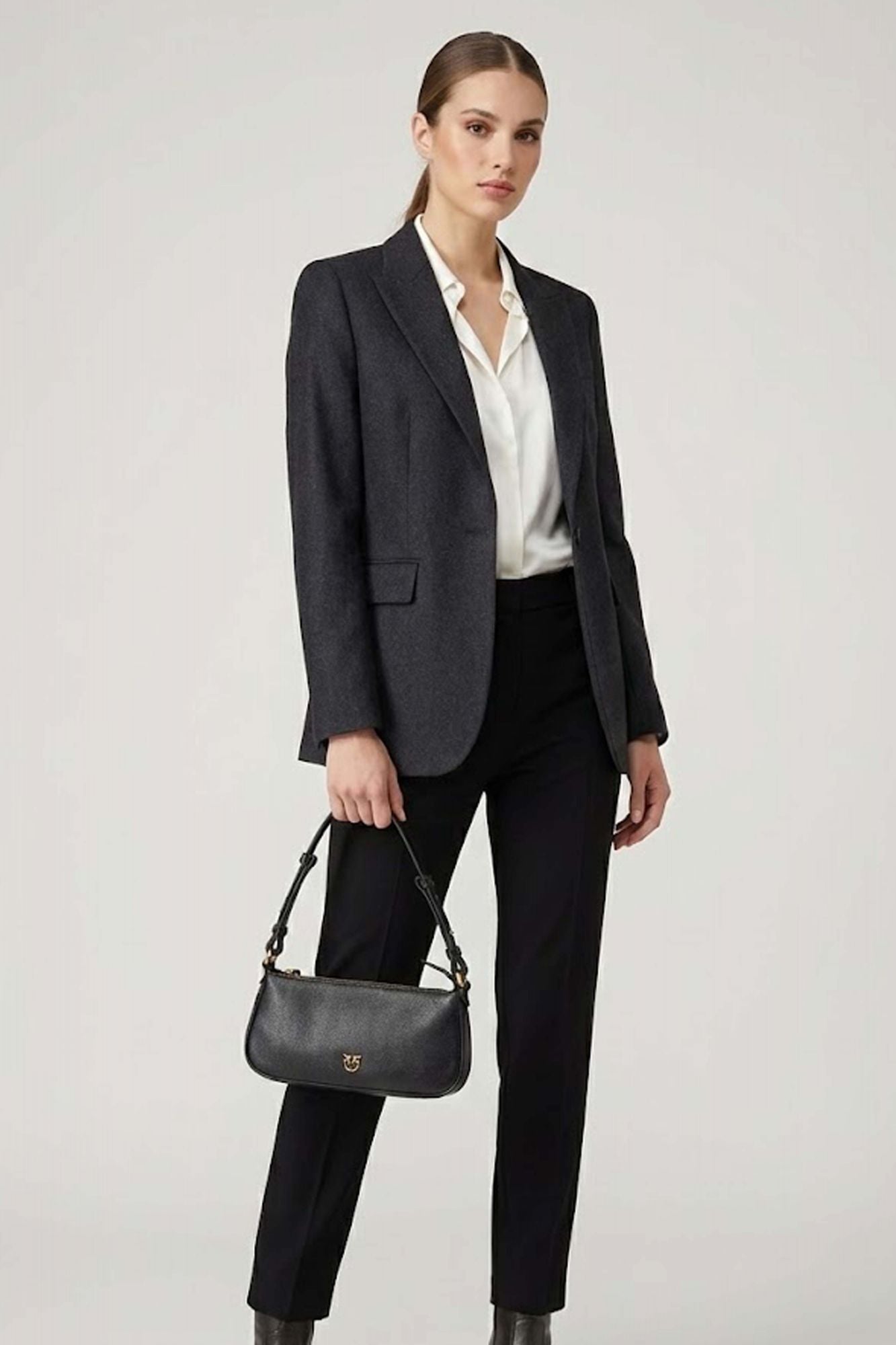 PINKO HALF MOON BAGUETTE MIN en color NEGRO (1)