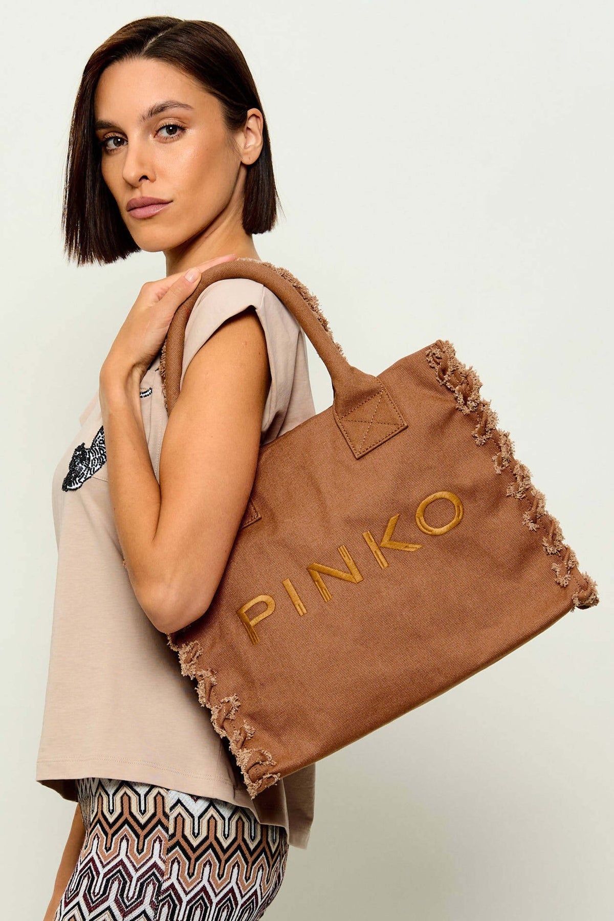 PINKO 106673 A3A4 en color MARRON (1)