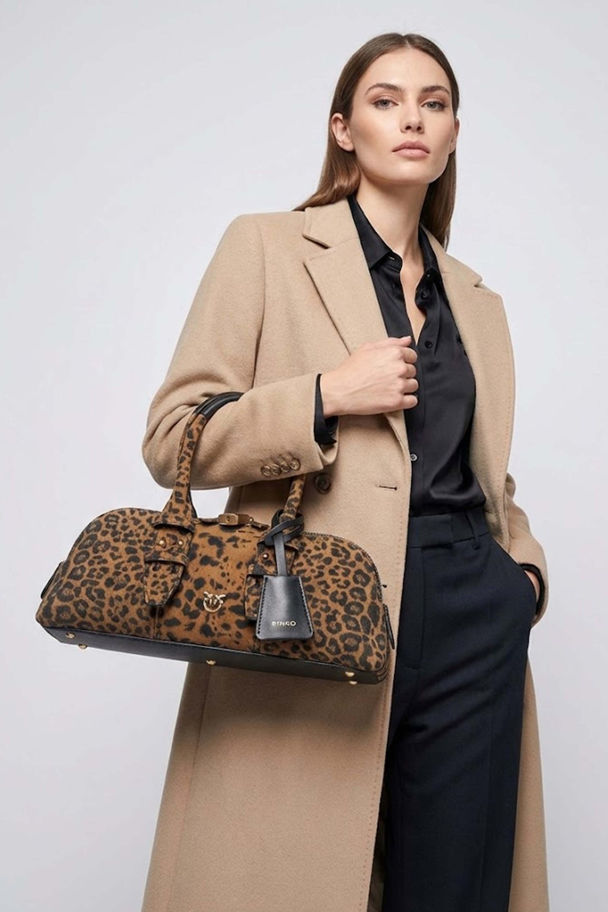 PINKO BOWLING BAG BAGUETTE  en color ANIMAL PRINT (1)