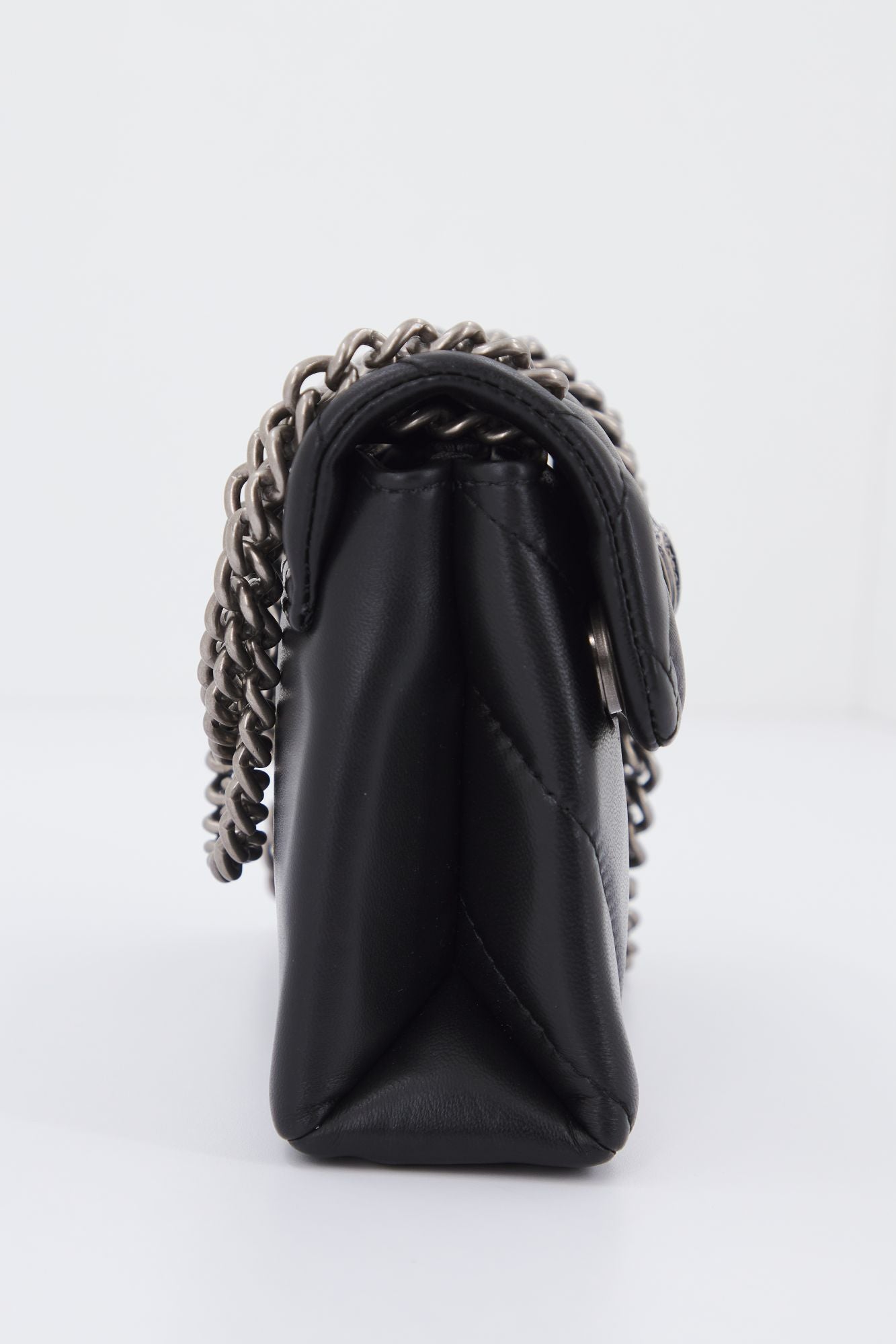 KURT GEIGER LONDON LEATHER MINI KENSINGTON en color NEGRO (3)