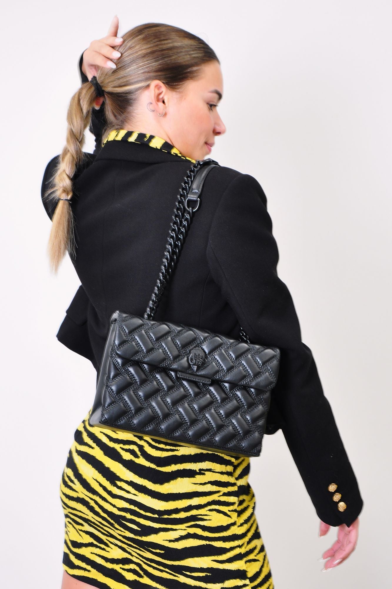 KURT GEIGER LONDON KENSINGTON BAG en color NEGRO (1)