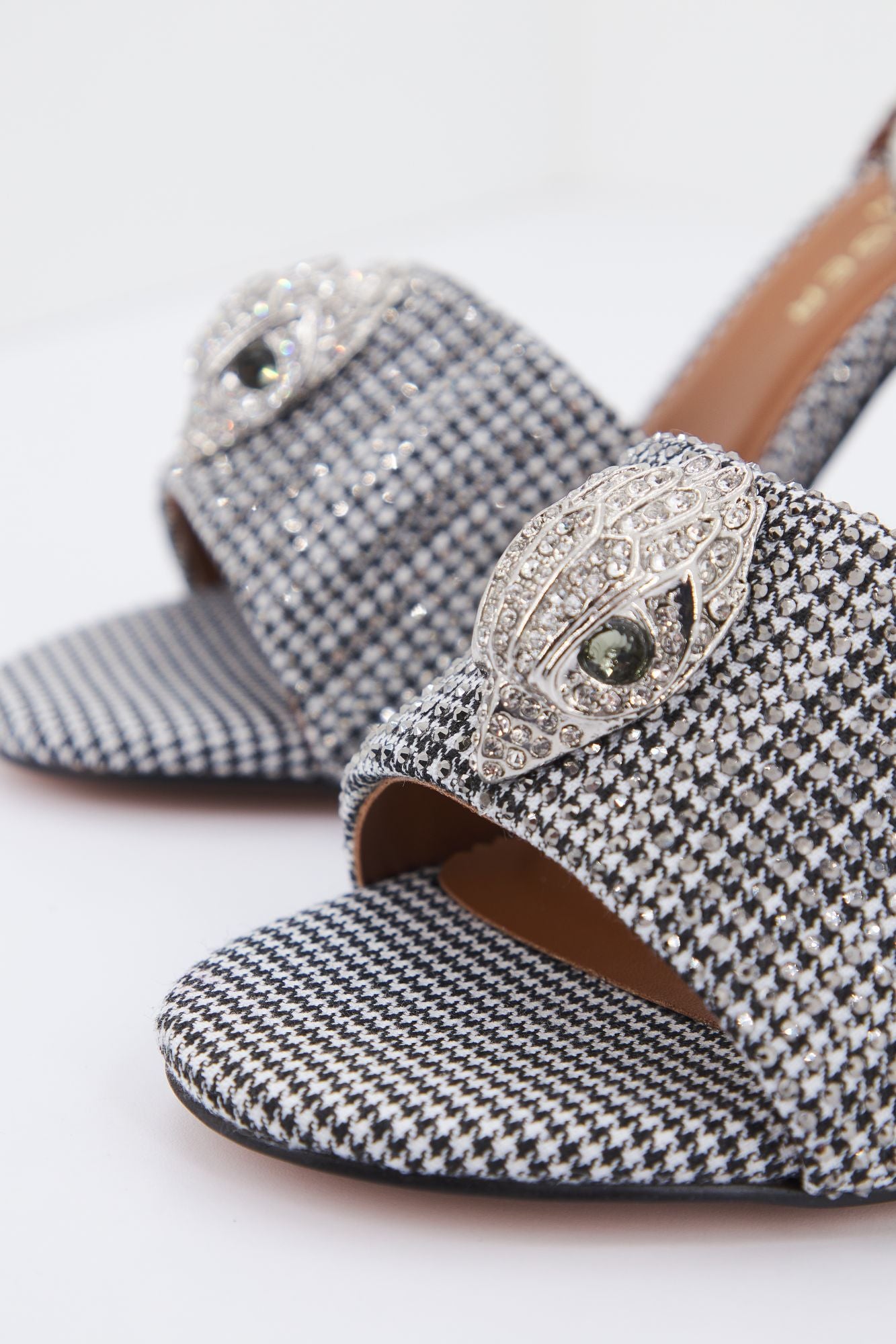 KURT GEIGER LONDON  KENSINGTON en color PLATA (4)