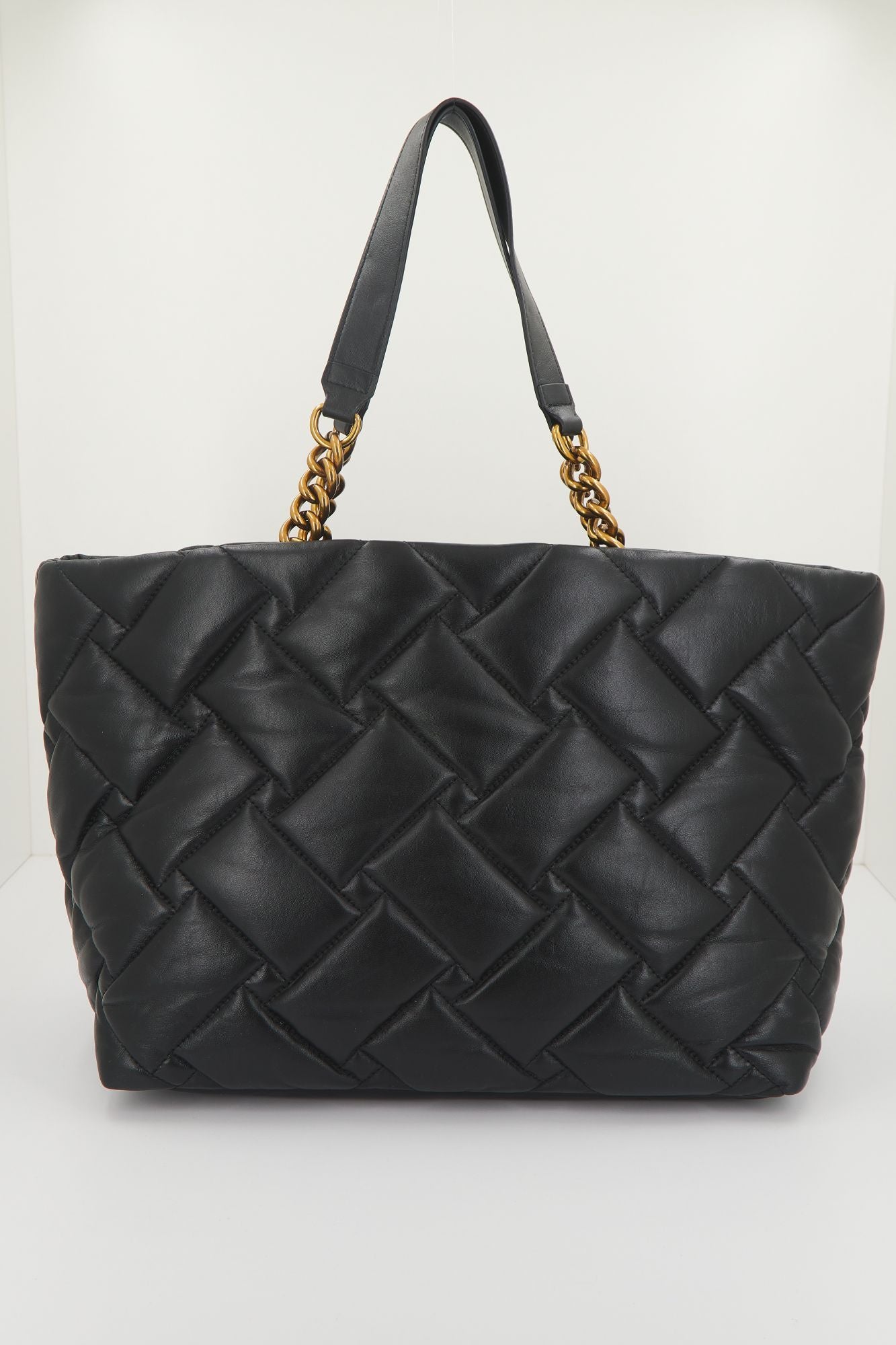 KURT GEIGER LONDON KENSINGTON SOFT SHOPPER en color NEGRO (3)