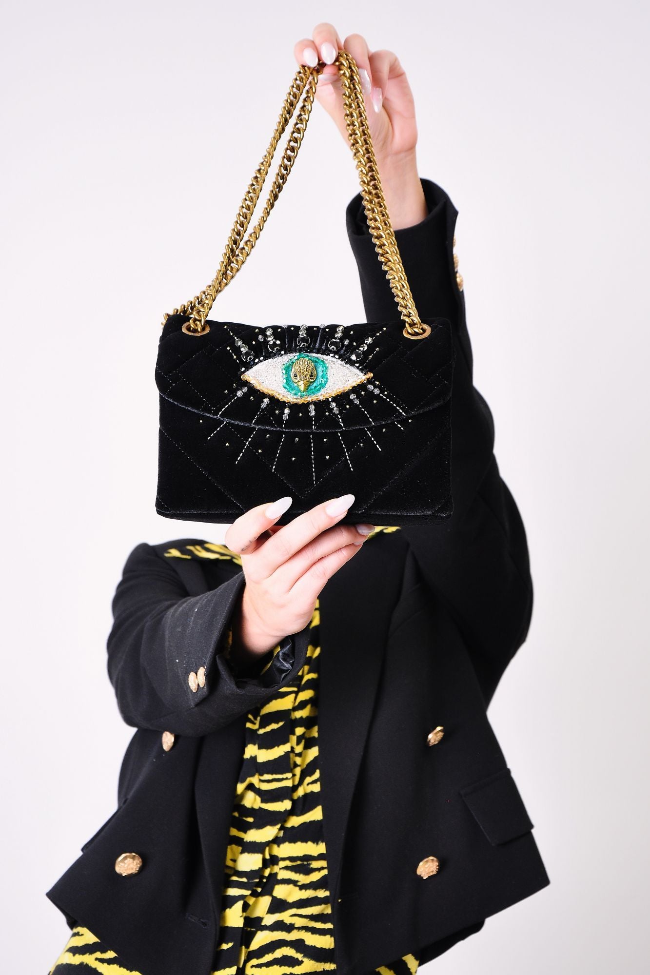 KURT GEIGER LONDON 9105700609K  en color NEGRO (1)