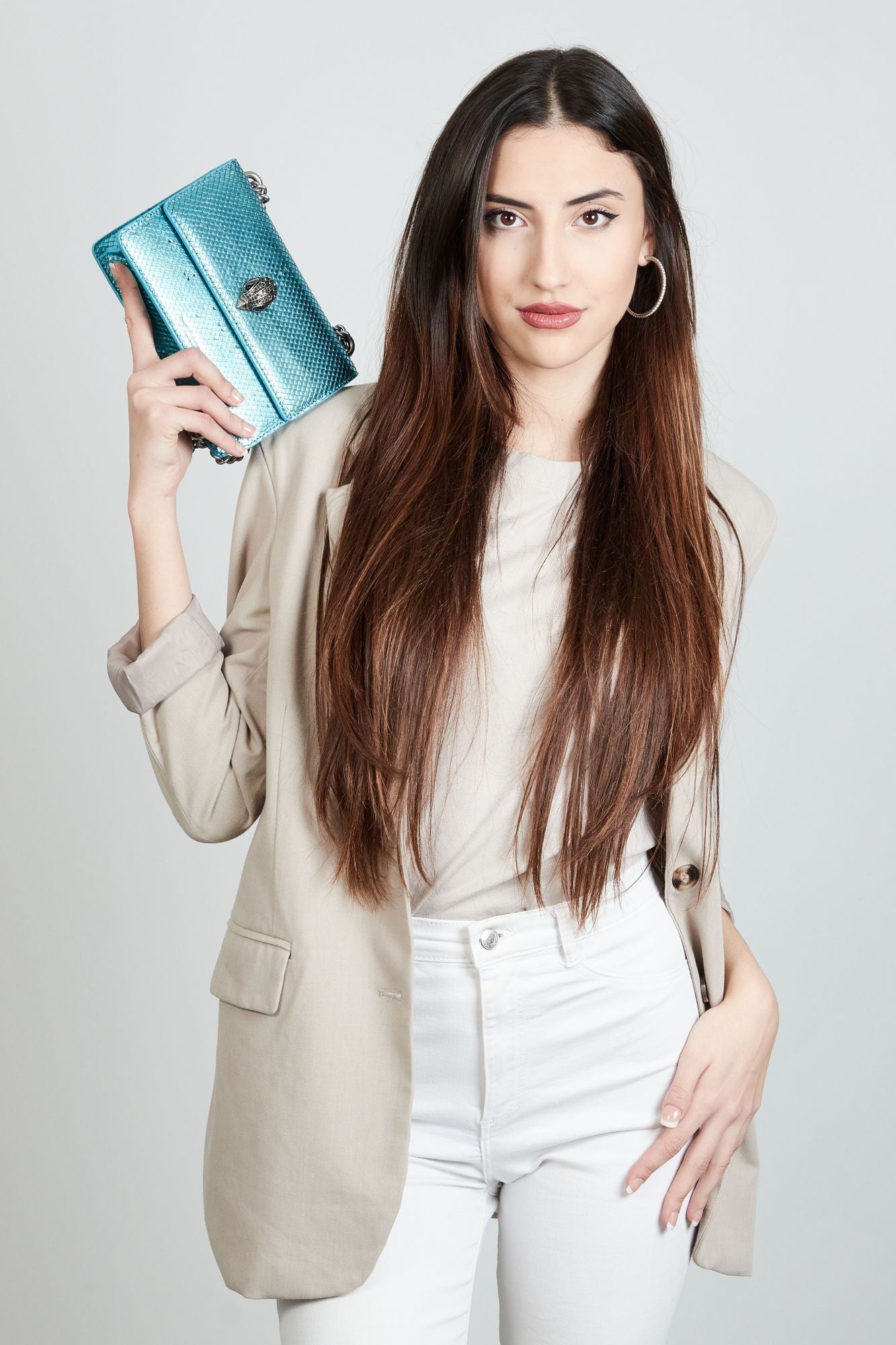 KURT GEIGER LONDON SHOREDITCH SM CROSS BODY en color AZUL (4)