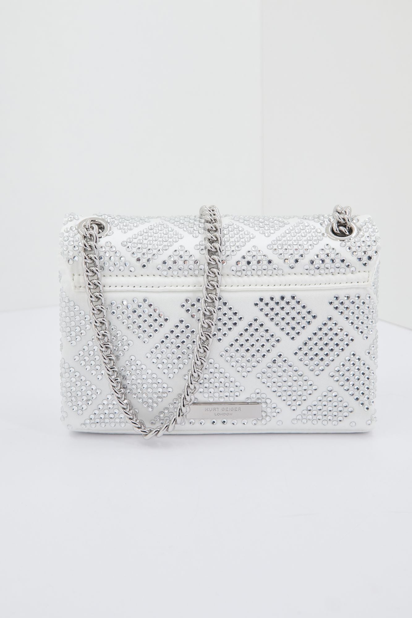 KURT GEIGER LONDON FABRIC MINI KENSINGTON en color BLANCO (3)