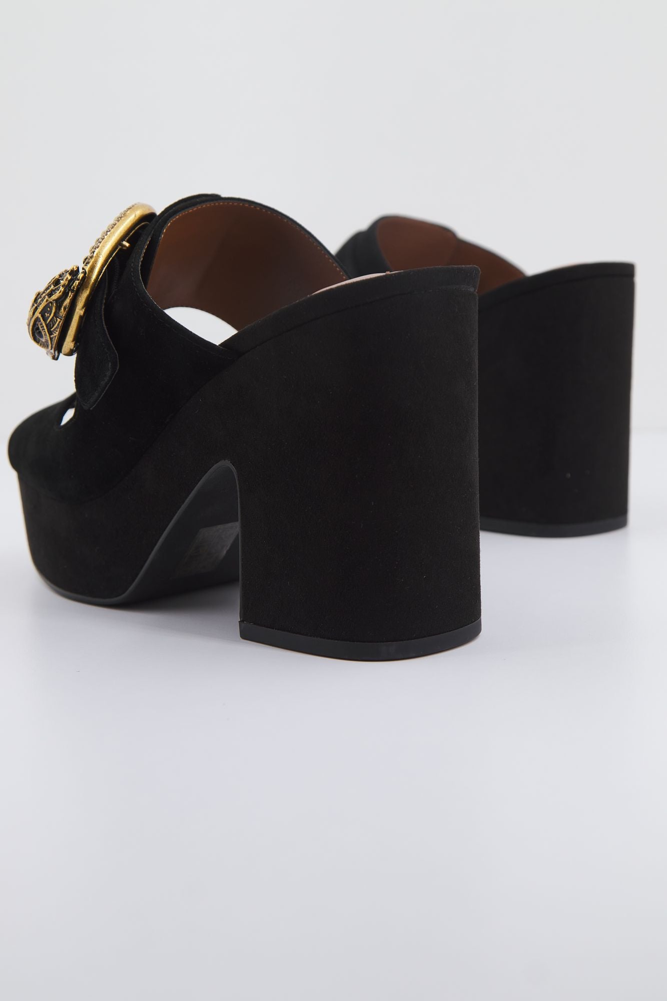 KURT GEIGER LONDON MAYFAIR PLATFORM SANDAL en color NEGRO (3)