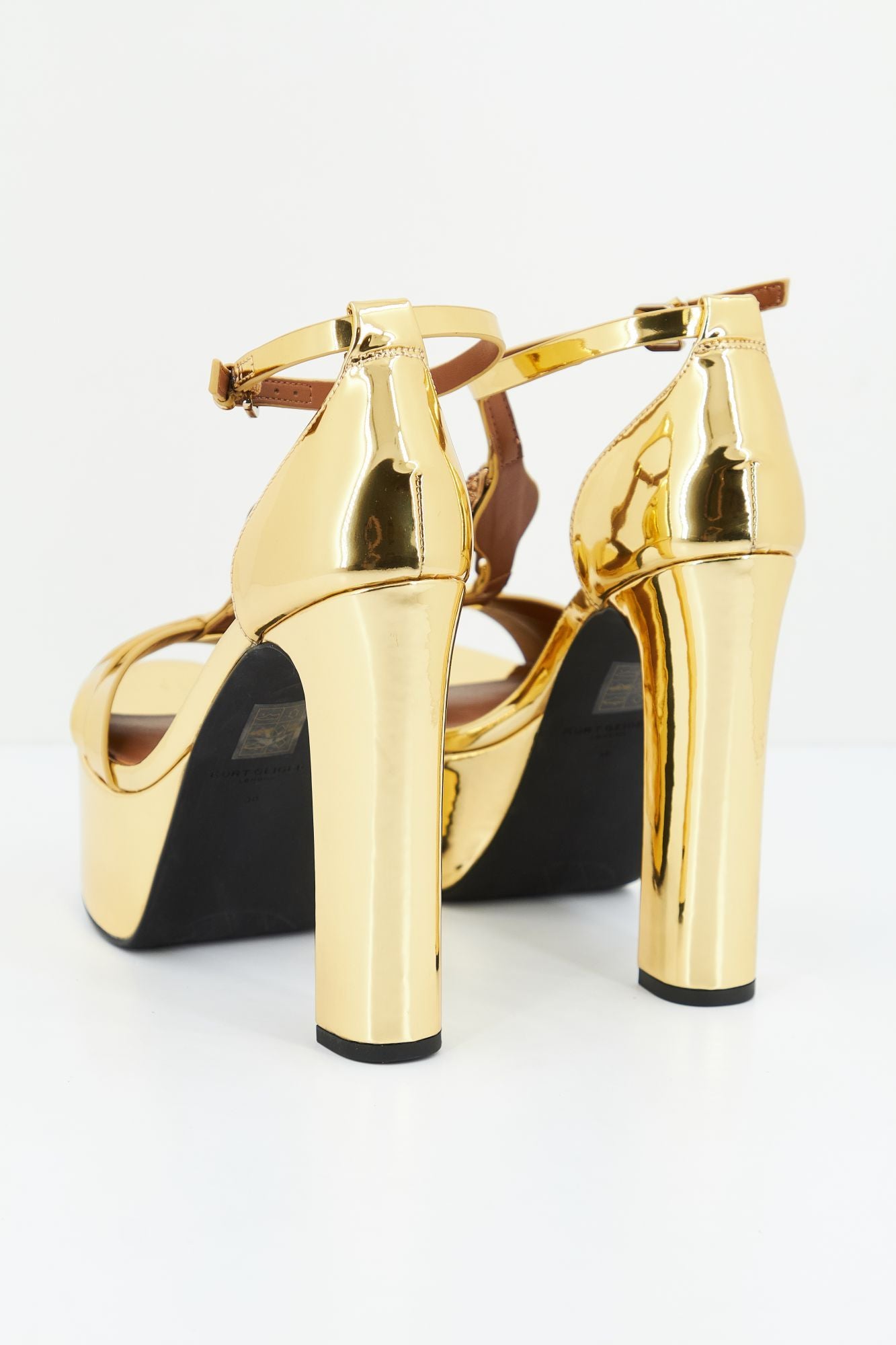 KURT GEIGER LONDON HAMPTON HIGH PLATFOR en color ORO (4)