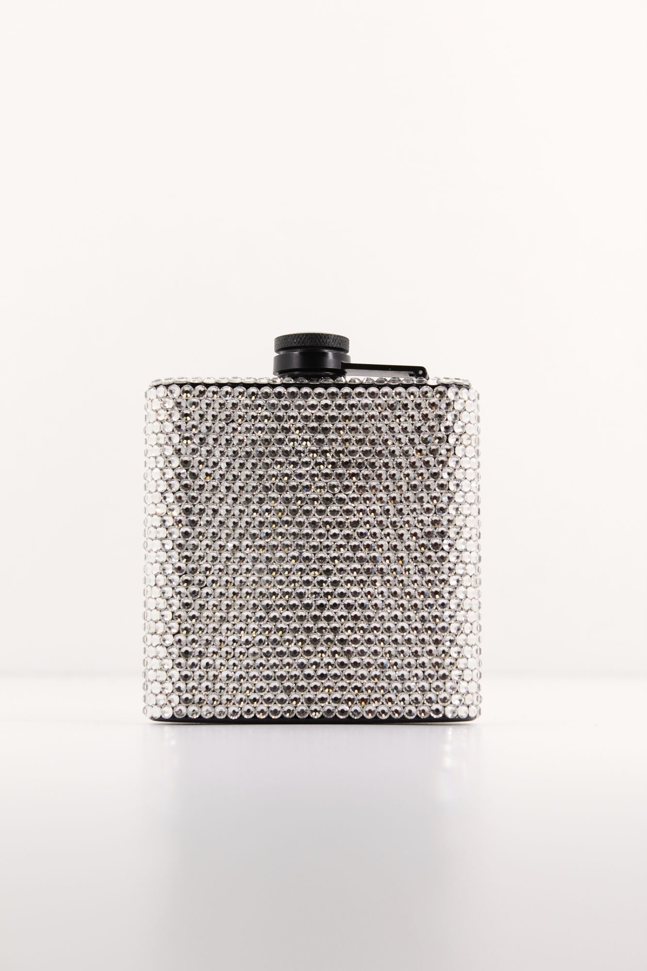 KURT GEIGER LONDON CRYSTAL FLASK en color PLATA (2)