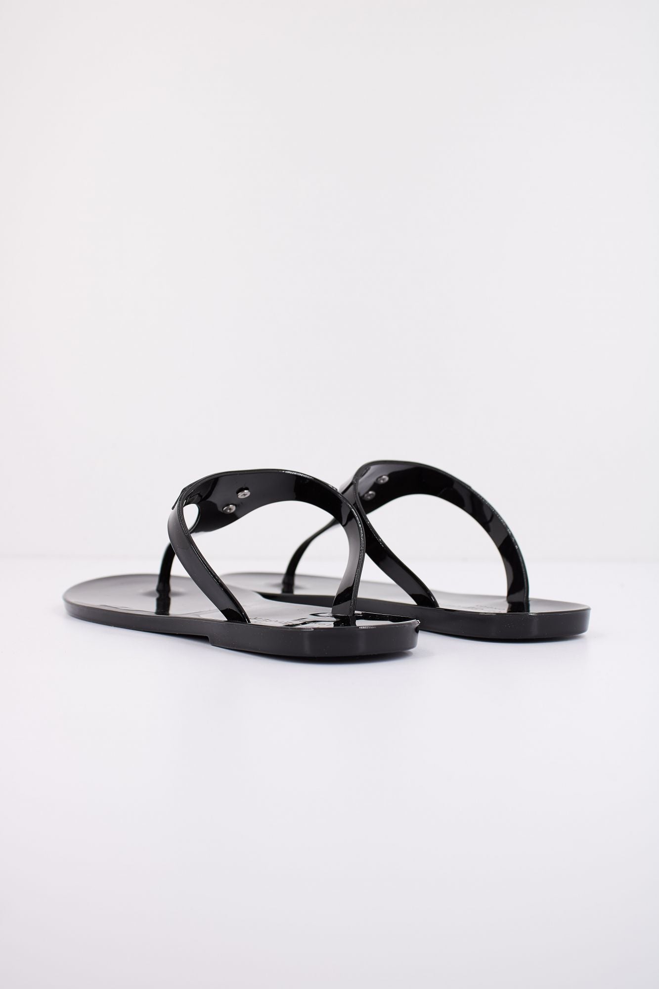 KURT GEIGER LONDON MADDISON T-BAR en color NEGRO (3)