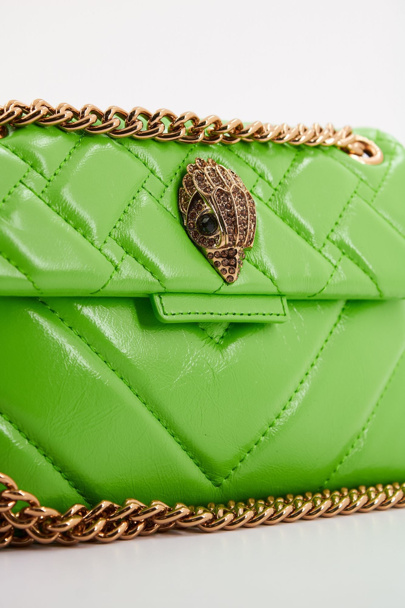 KURT GEIGER LONDON  LEATHER MINI KENSINGTON en color VERDE (4)