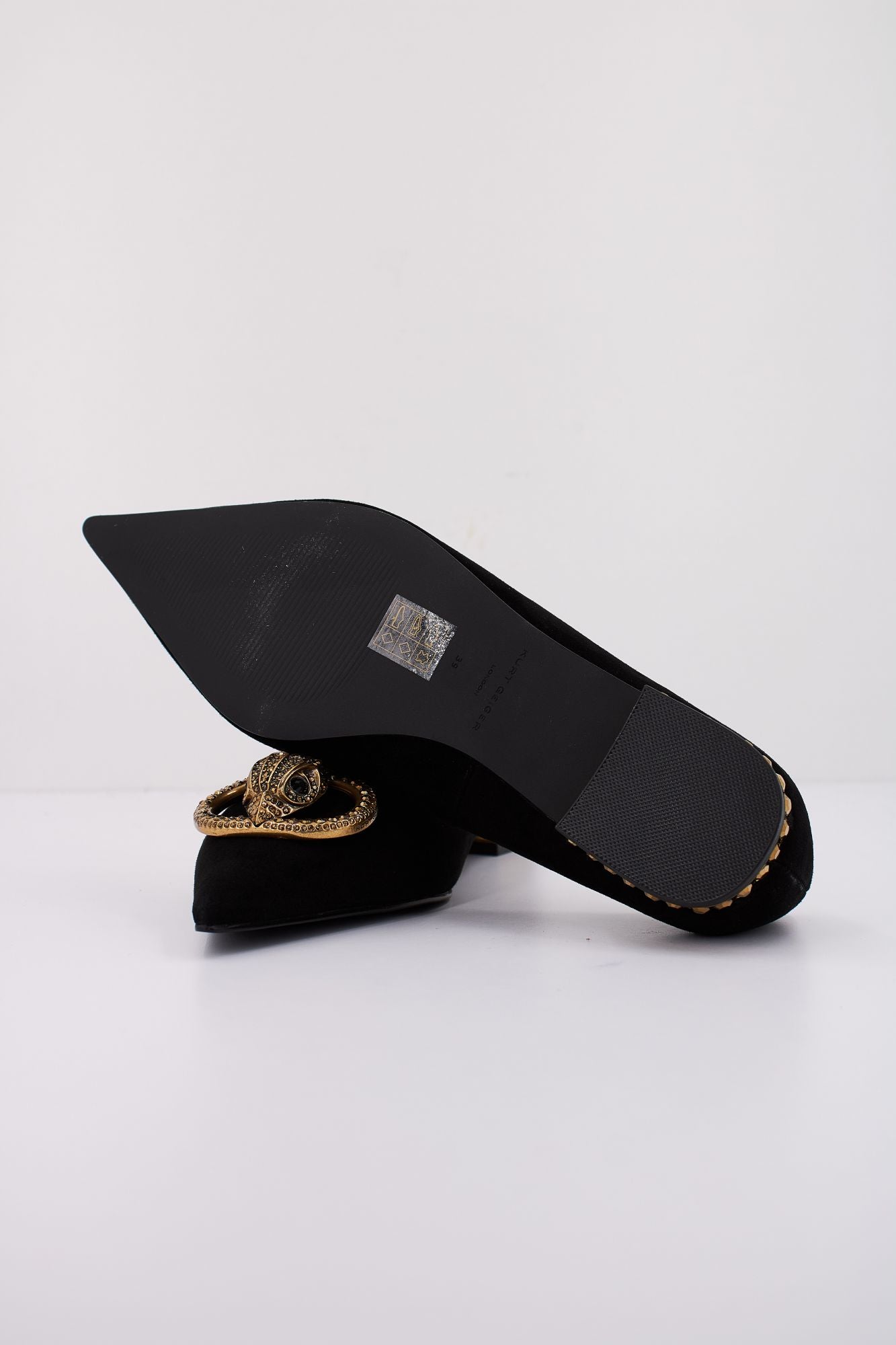 KURT GEIGER LONDON CHELSEA POINT FLAT en color NEGRO (5)