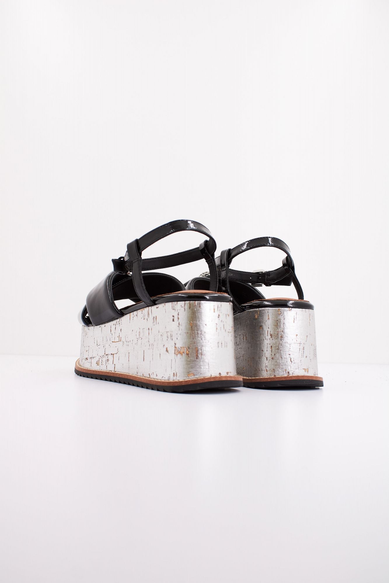 KURT GEIGER LONDON  ORSON CROSS SLATFORM en color NEGRO (4)