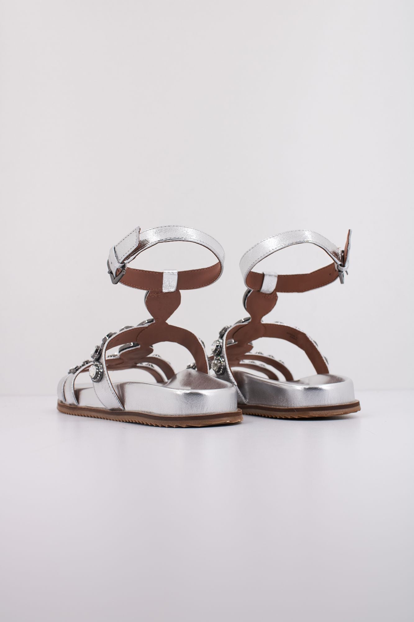 KURT GEIGER LONDON OCTAVIA FLEXI GLADIATOR en color PLATA (4)