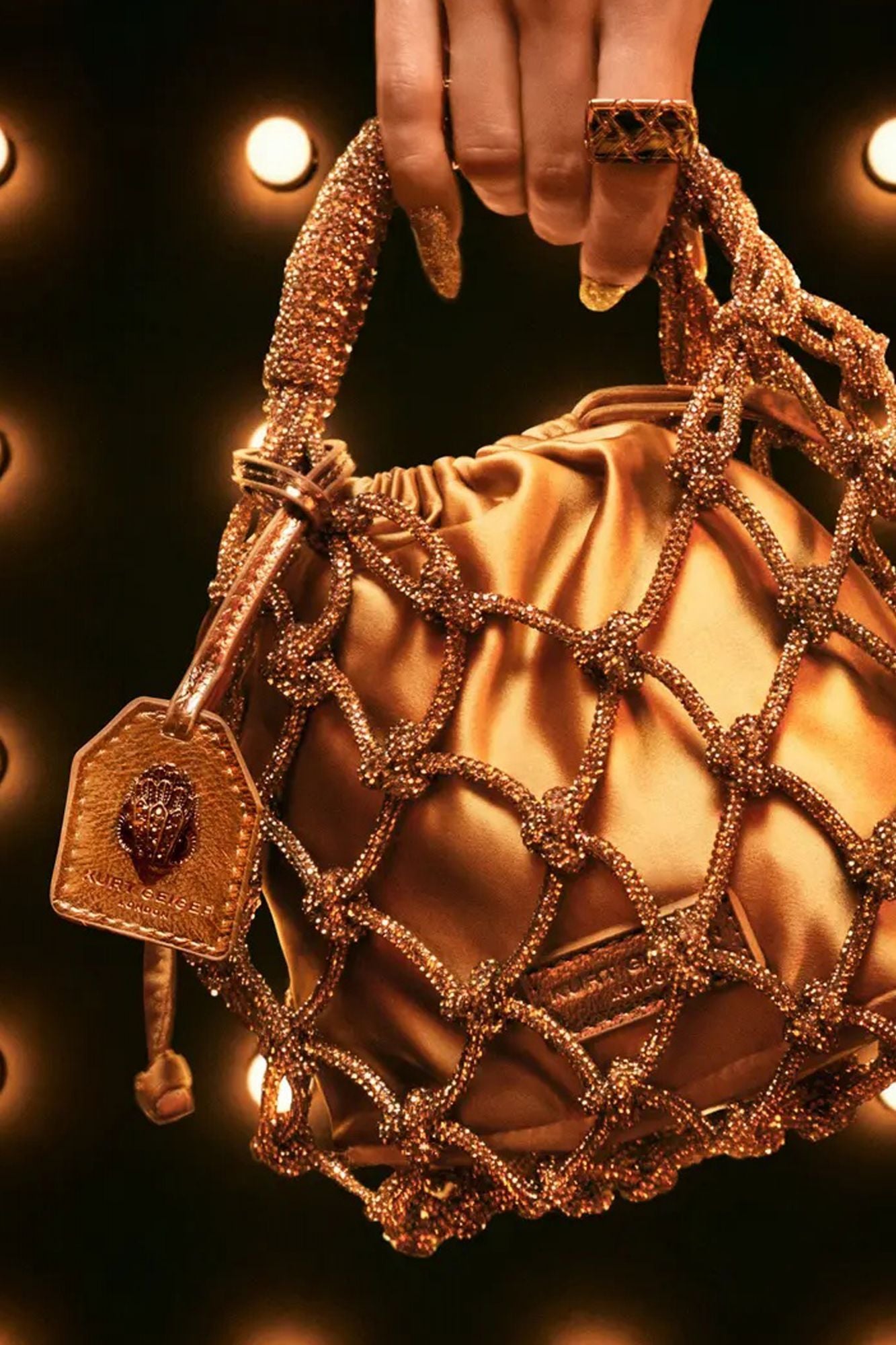 KURT GEIGER LONDON MACRAME CRYSTAL BAG en color BRONCE (4)