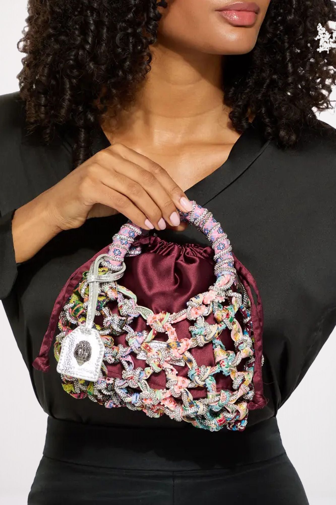 KURT GEIGER LONDON SM MACRAME CRYSTAR BAG en color BURDEOS (4)