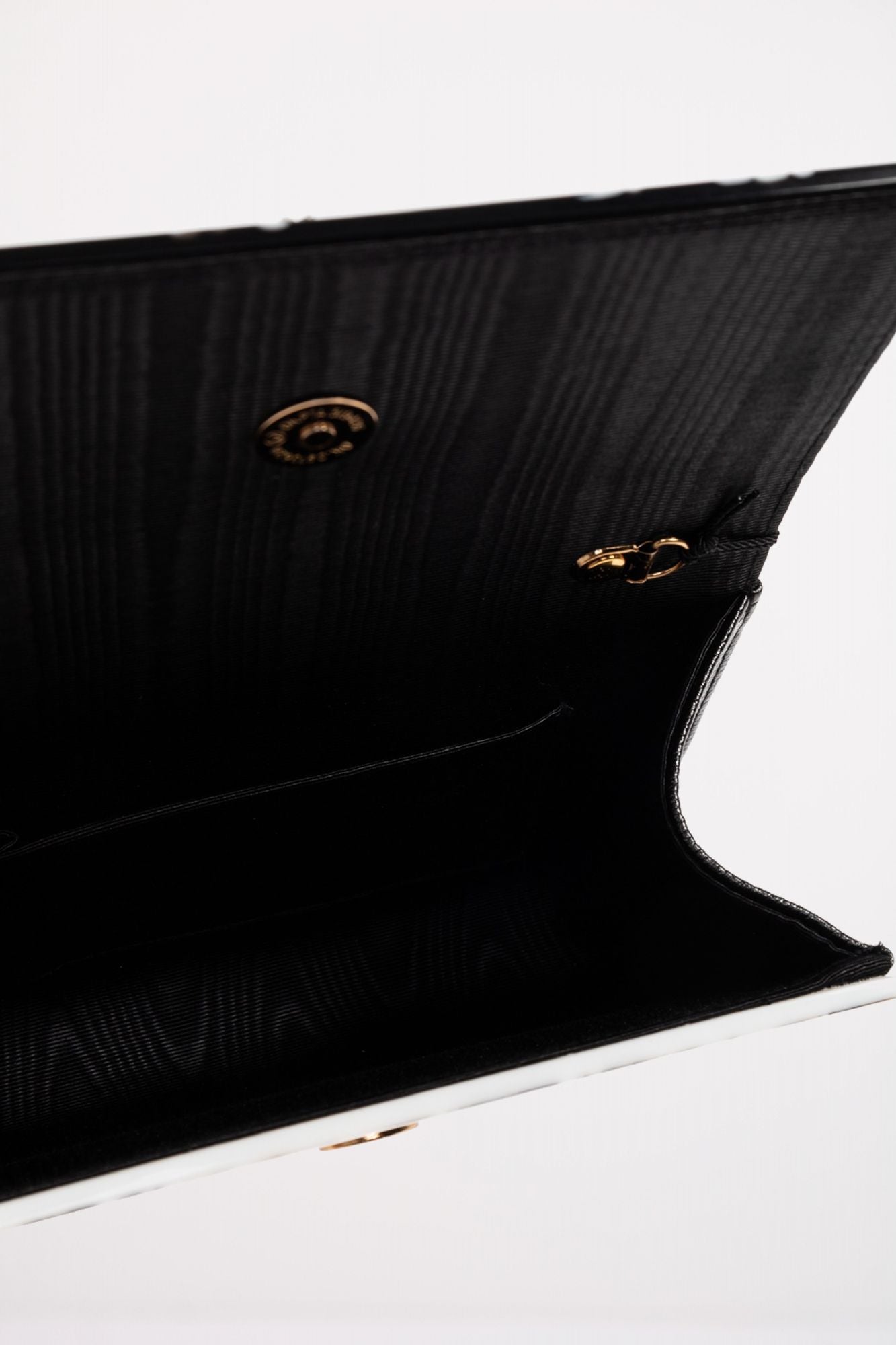 KURT GEIGER LONDON PARTY EAGLE CLUTCH E en color NEGRO (4)