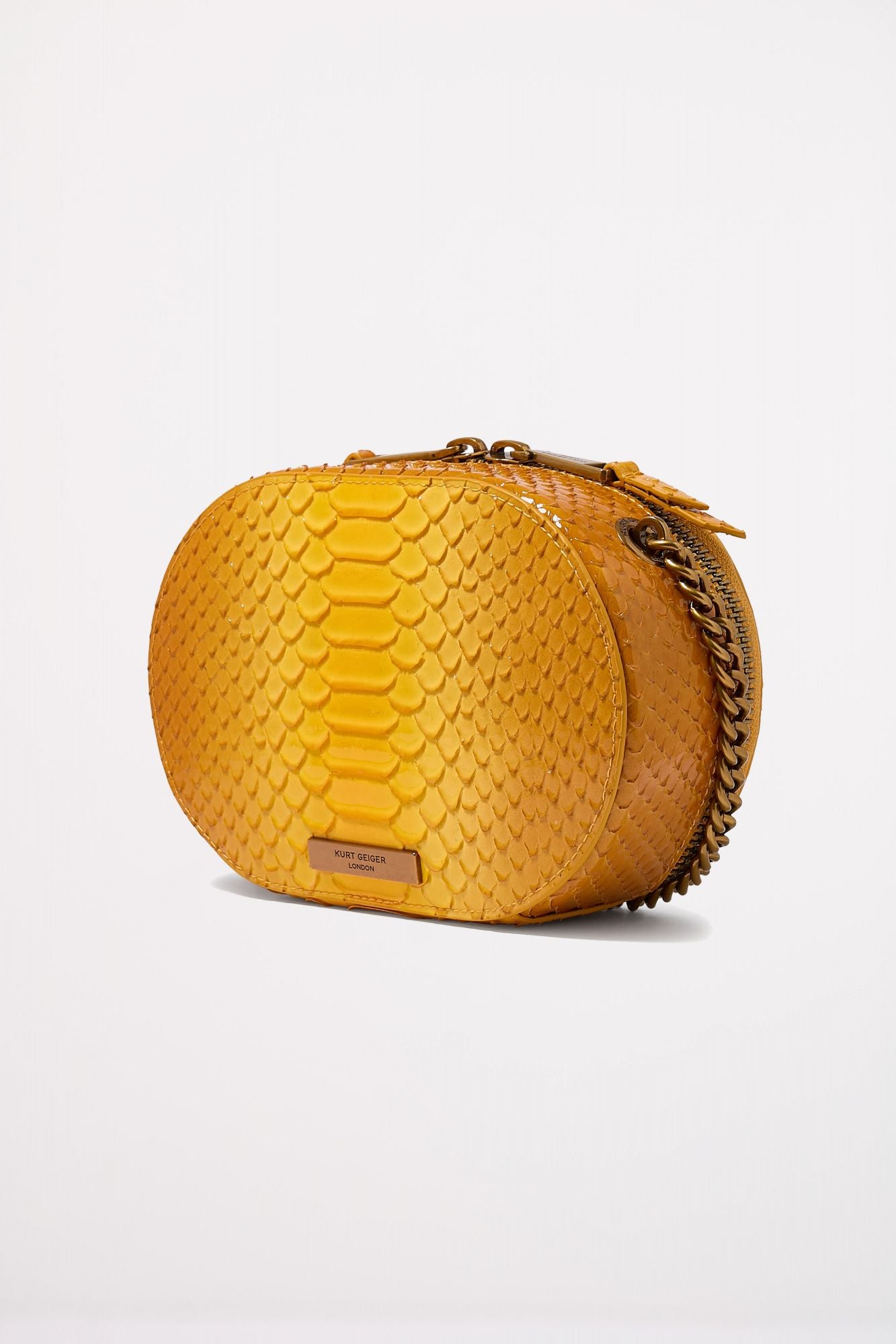 KURT GEIGER LONDON SM CHELSEA CAMERA BAG en color MARRON CLARO (2)
