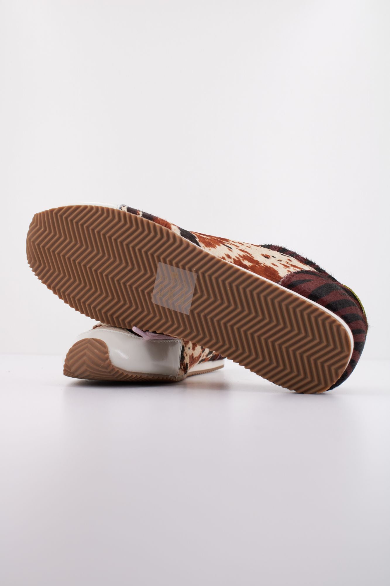 KURT GEIGER LONDON  ISLINGTON SNEAKER  en color ANIMAL PRINT (5)