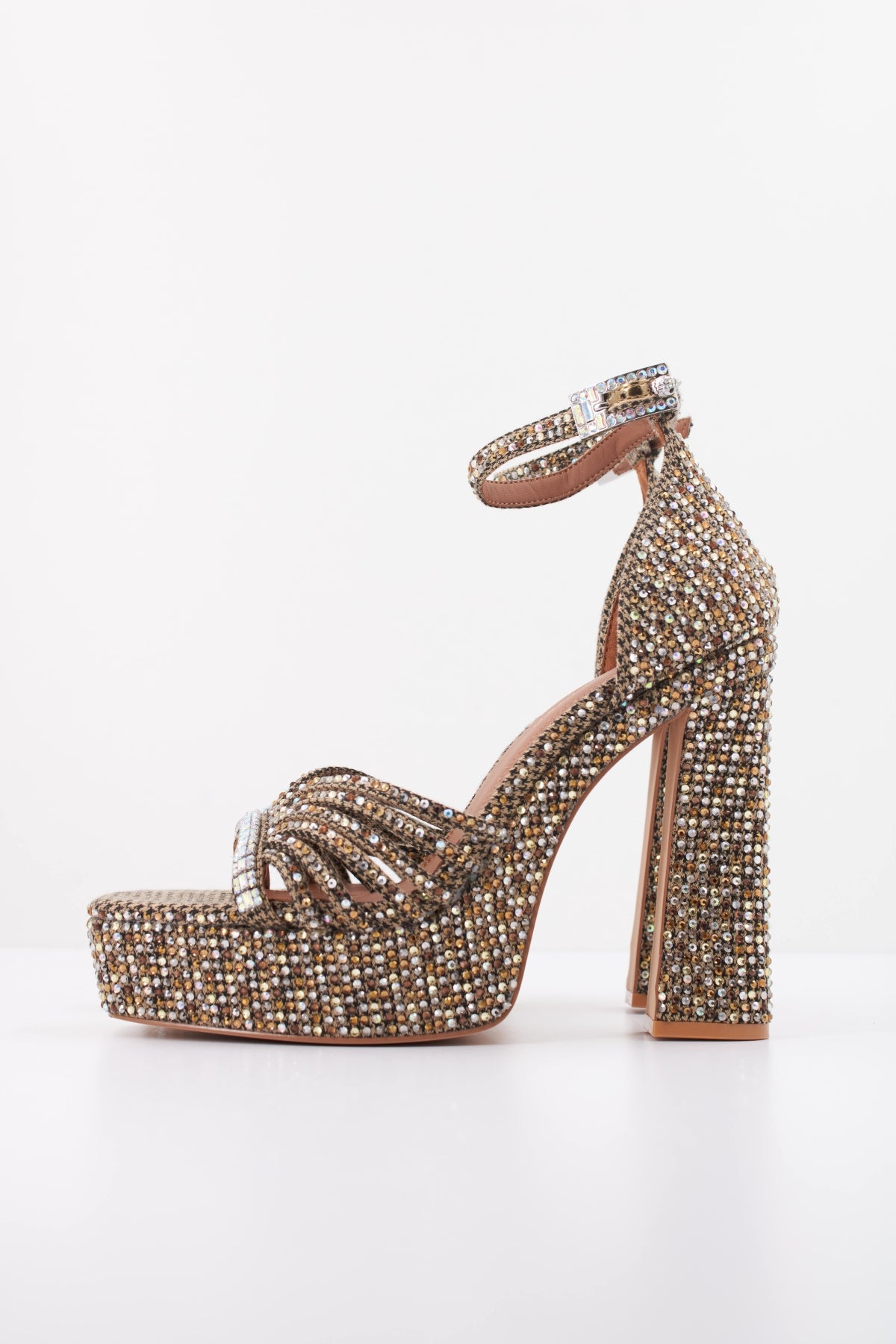 KURT GEIGER LONDON CRYSTAL STRAP PLATFORM en color BRONCE (1)