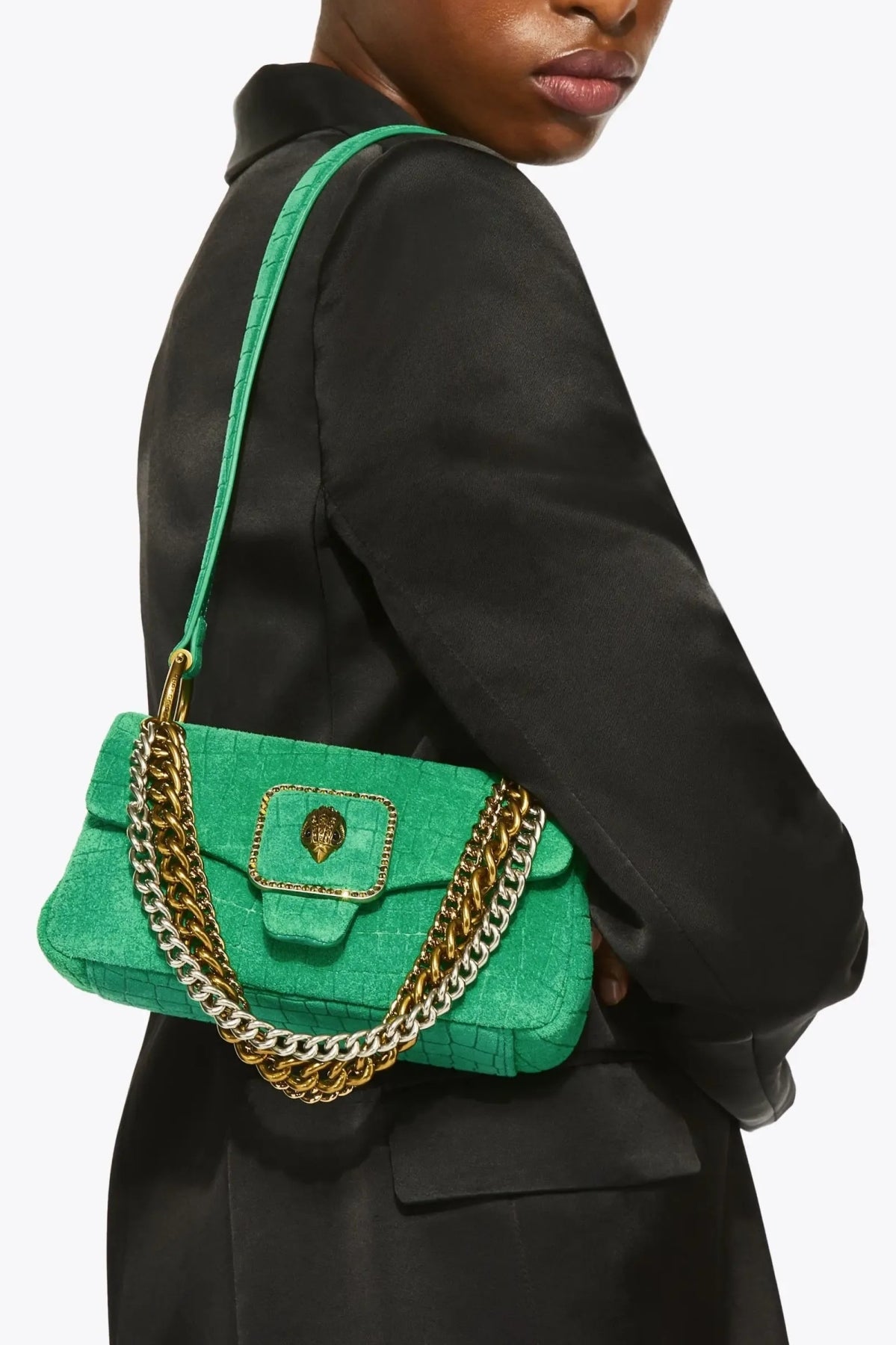 KURT GEIGER LONDON  MINI PIMLICO BAG CHAIN  en color VERDE (1)
