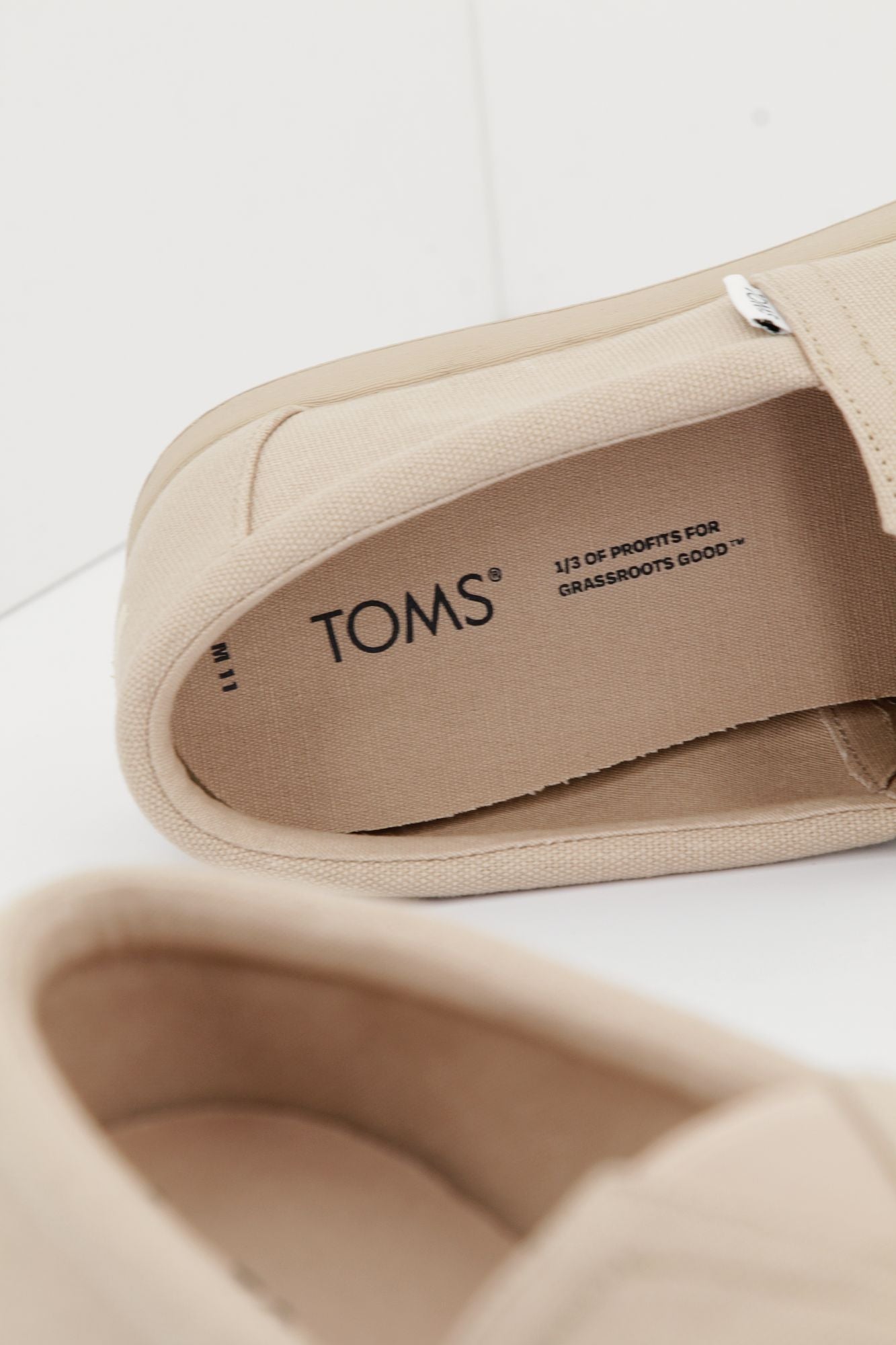 TOMS ALP FWD en color BEIS (4)