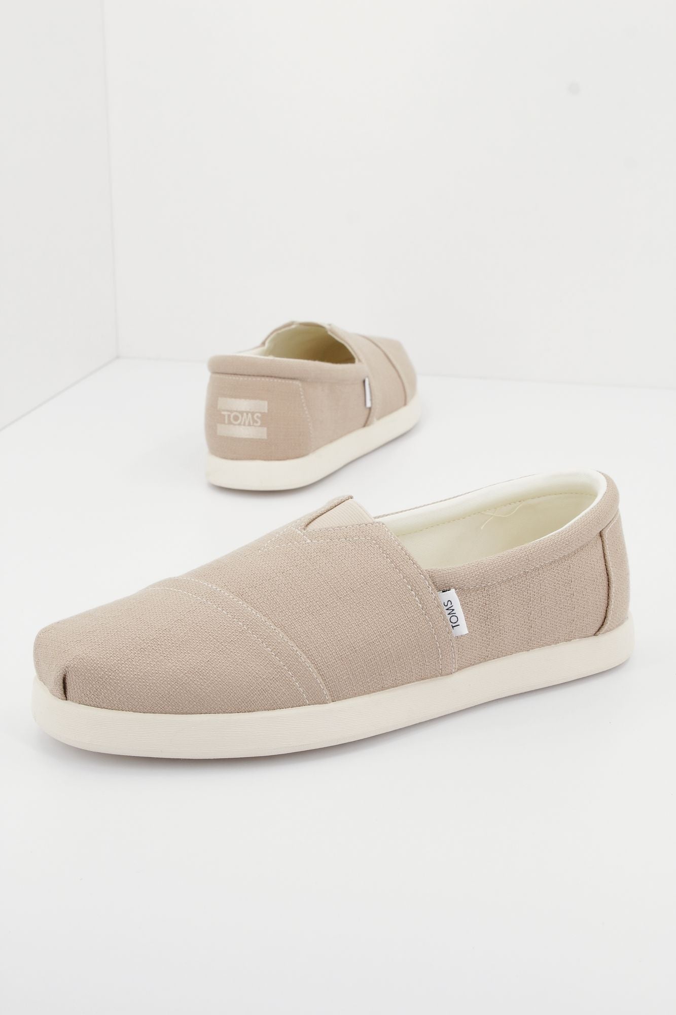 TOMS ALP FWD en color MARRON CLARO (1)
