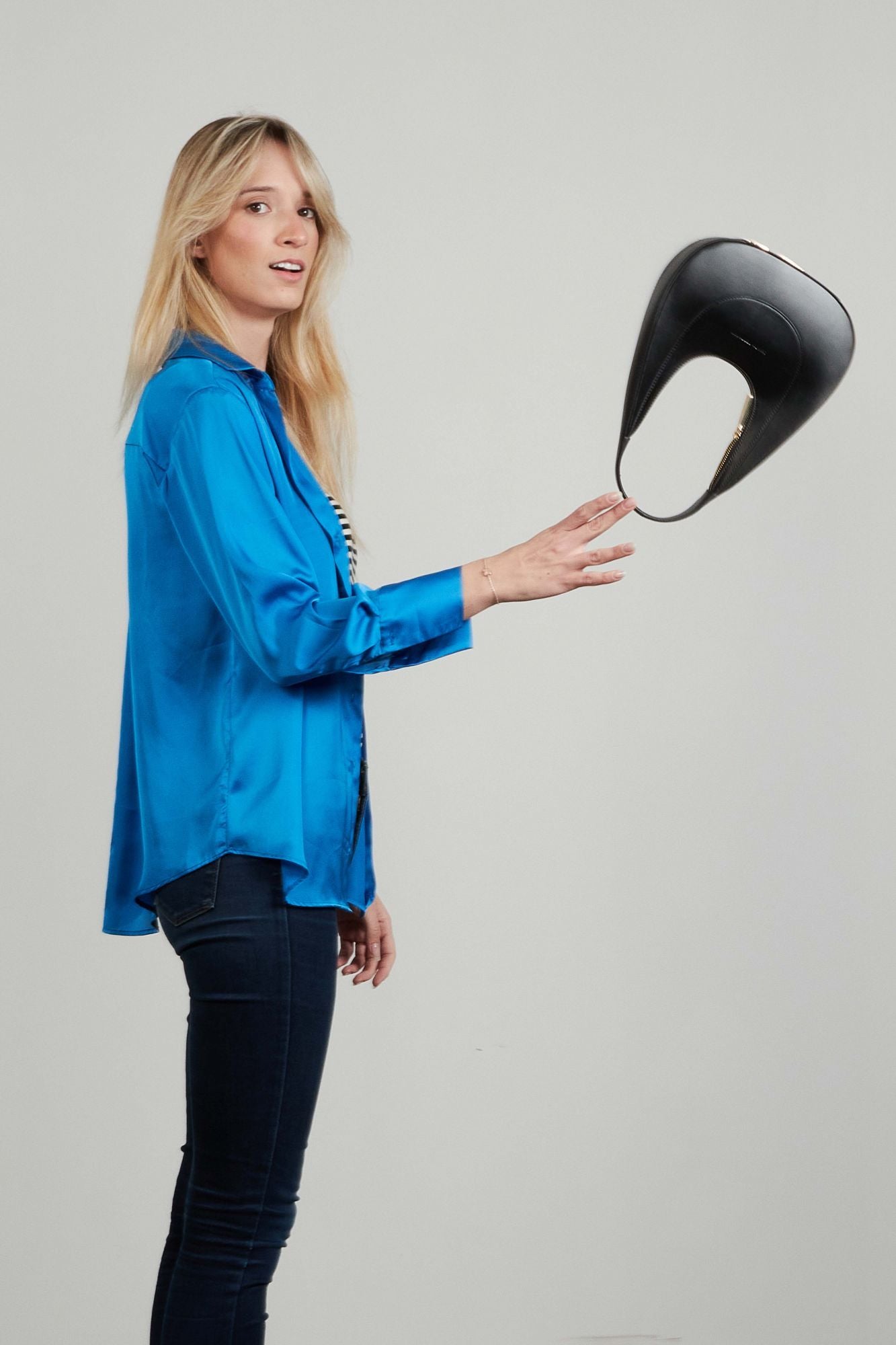 CHIARA FERRAGNI 74SB4BG1 ZS517  en color NEGRO (4)