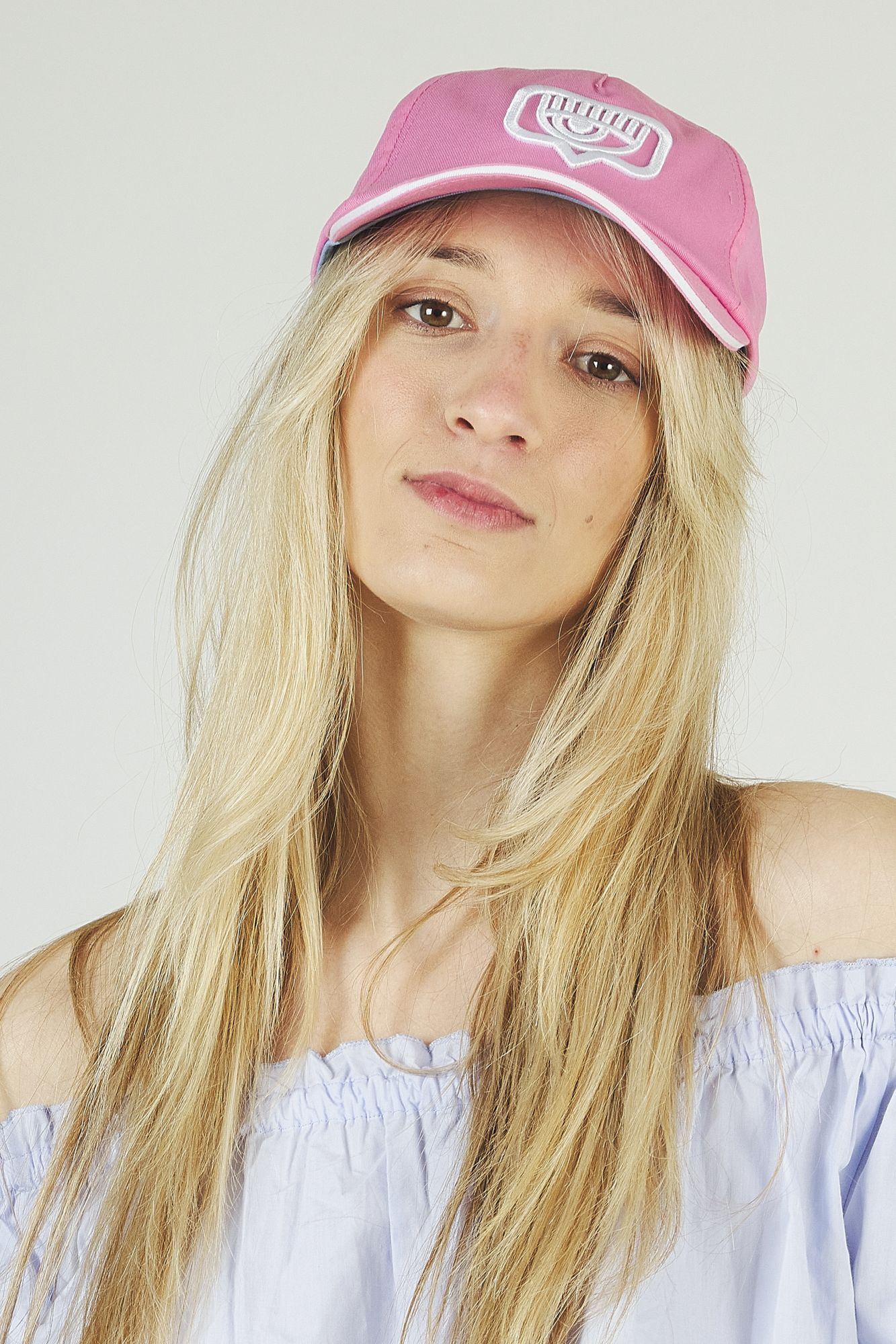 CHIARA FERRAGNI EYELIKE BASEBALL CAP en color ROSA (2)