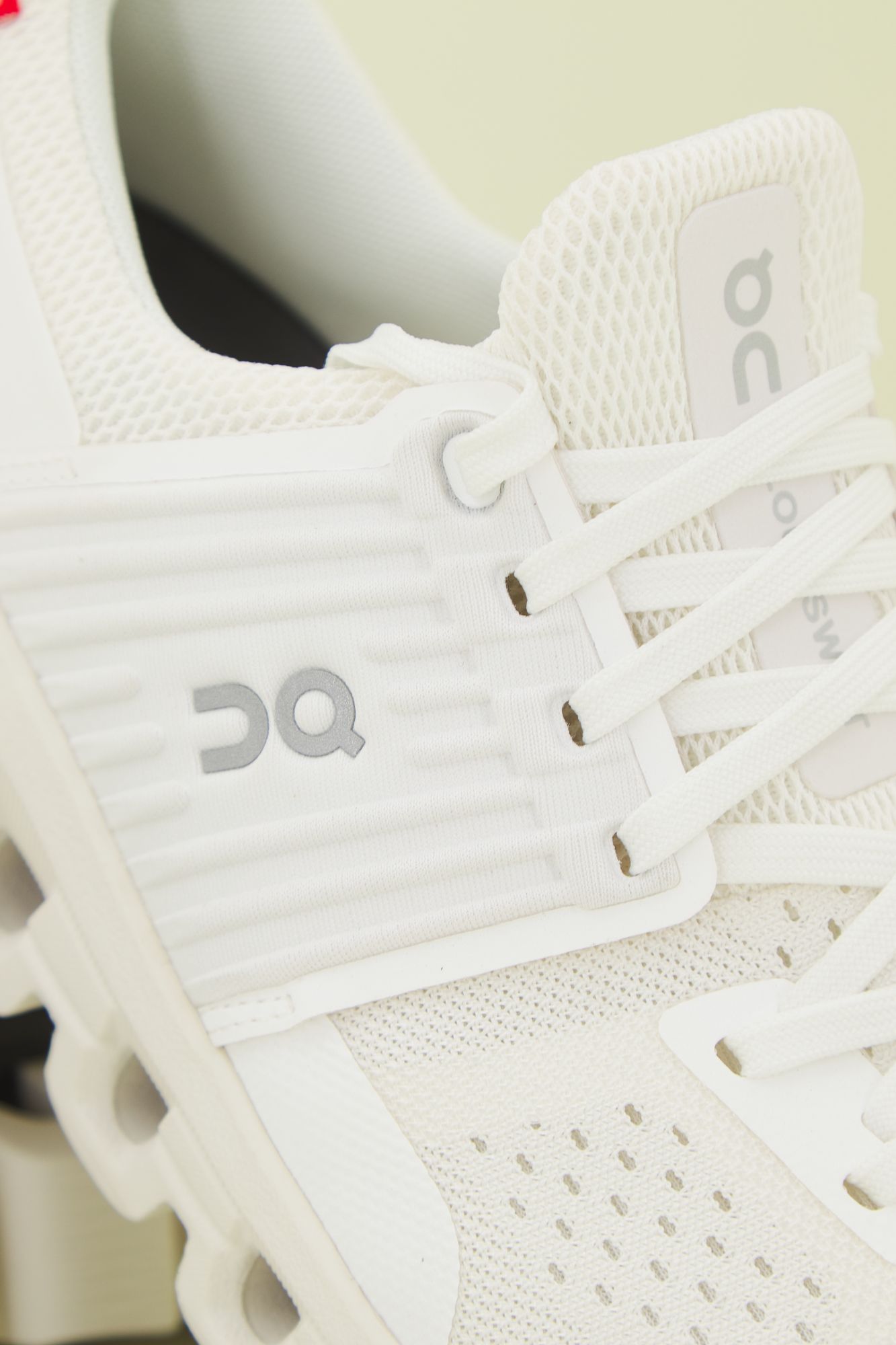 ON RUNNING CLOUDSWIFT en color BLANCO (4)