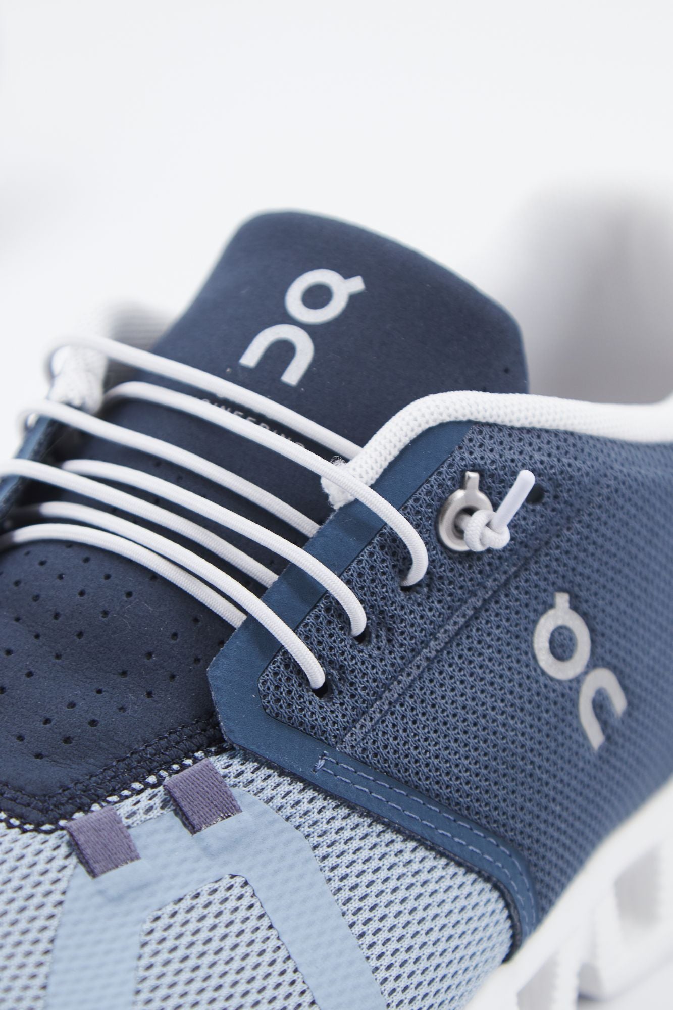 ON RUNNING CLOUD 5 FUSE en color AZUL (4)