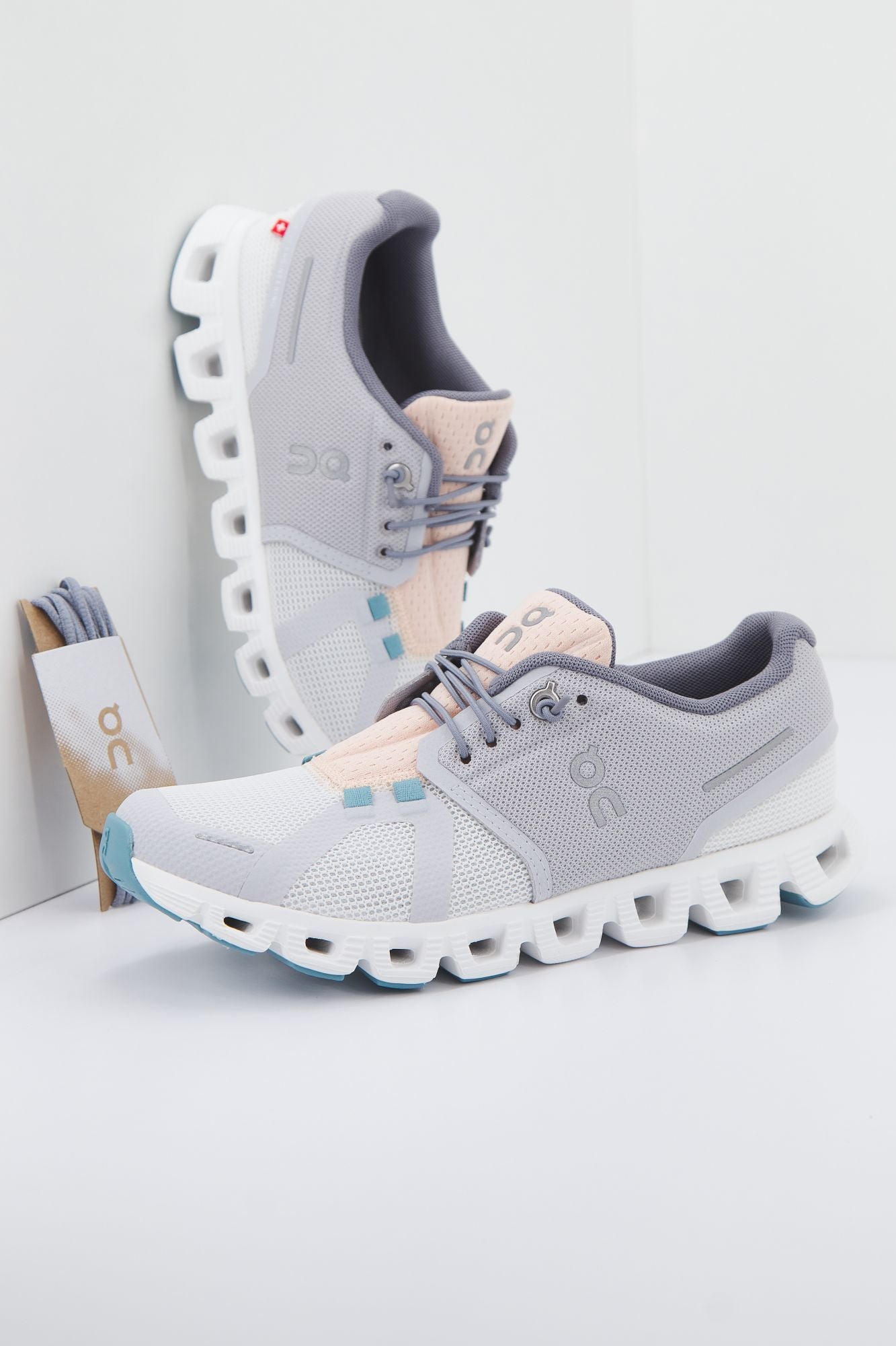 ON RUNNING CLOUD 5 PUSH en color GRIS (1)