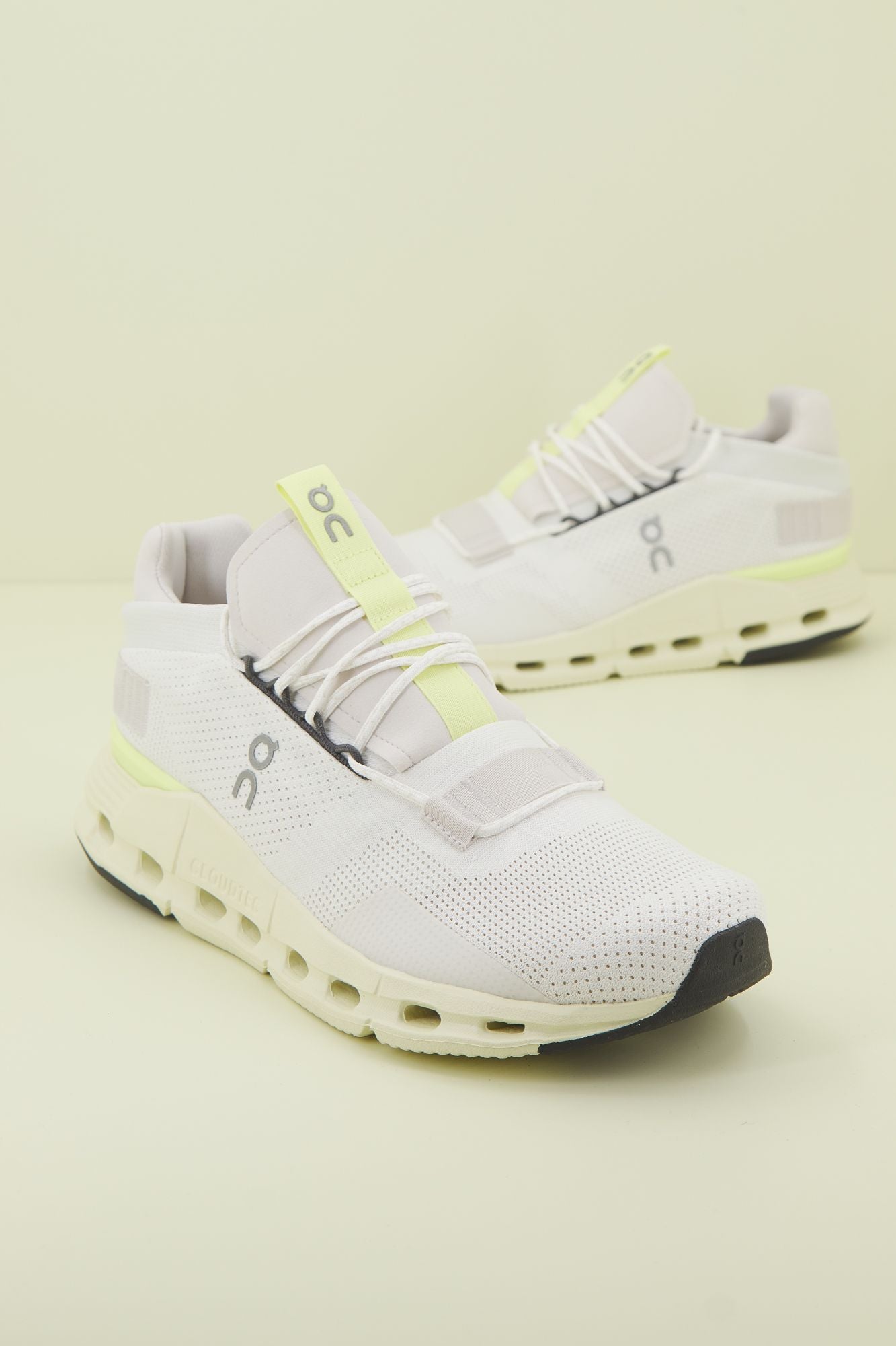 ON RUNNING CLOUDNOVA en color BLANCO (1)