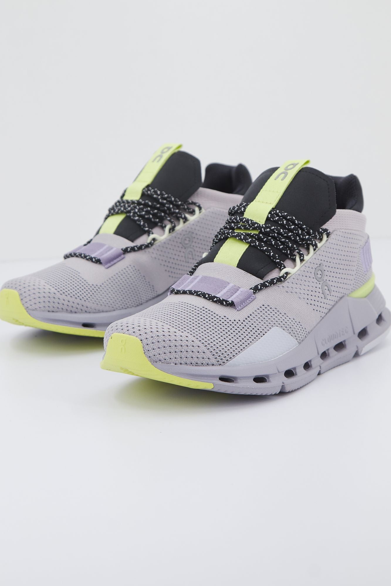 ON RUNNING CLOUDULTRA en color VIOLETA (1)