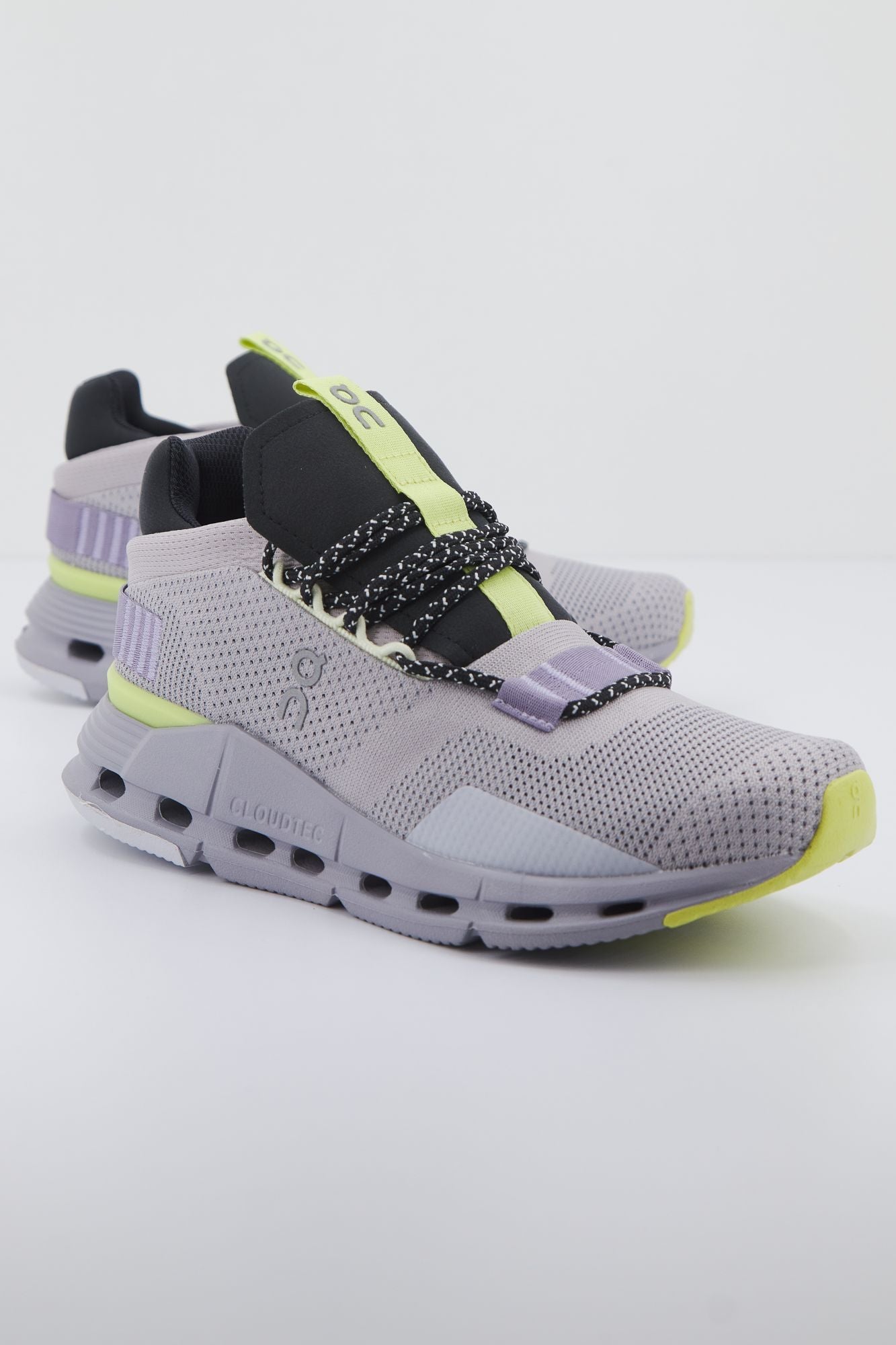 ON RUNNING CLOUDULTRA en color VIOLETA (2)