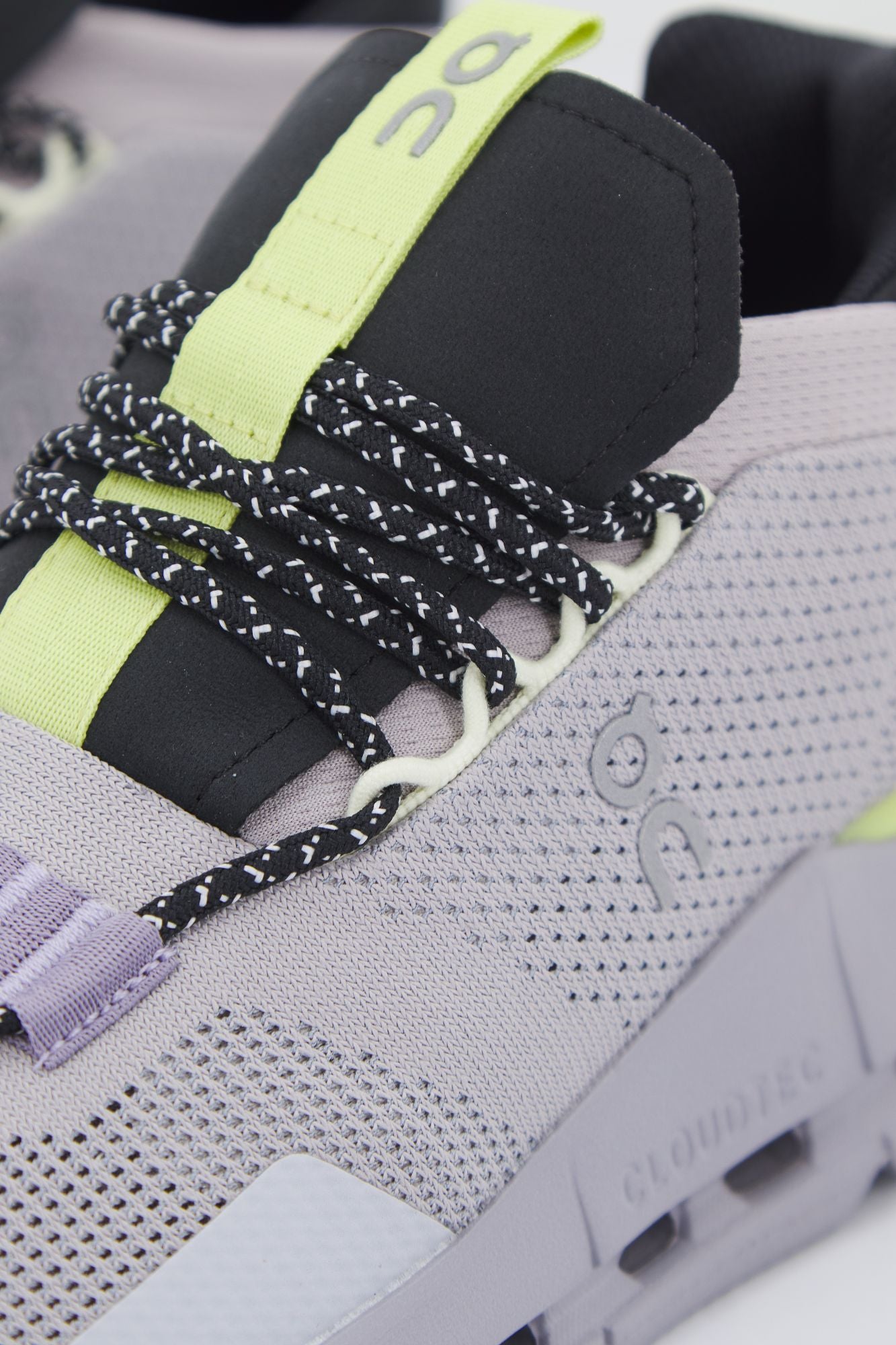 ON RUNNING CLOUDULTRA en color VIOLETA (4)