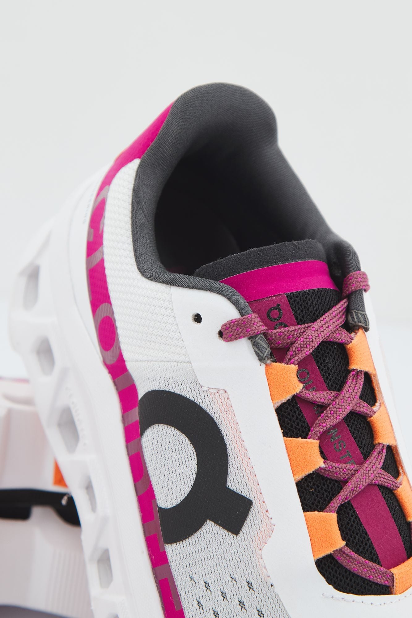 ON RUNNING CLOUDMONSTER en color BLANCO (4)