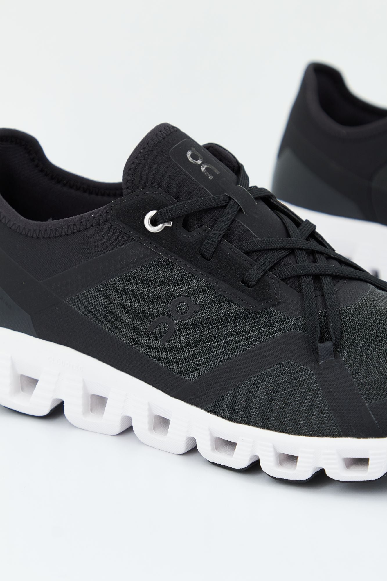 ON RUNNING CLOUD X 3 AD en color NEGRO (4)