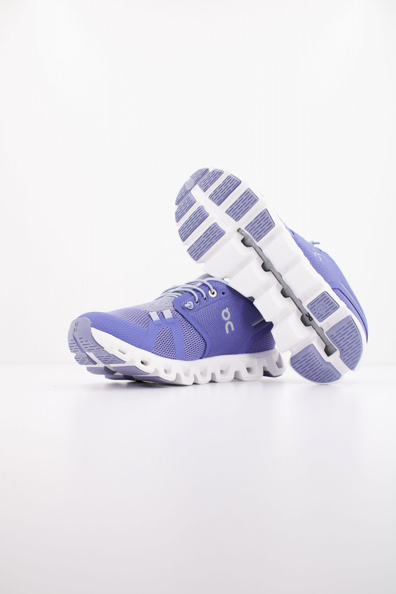 ON RUNNING CLOUD 5 W en color VIOLETA (4)