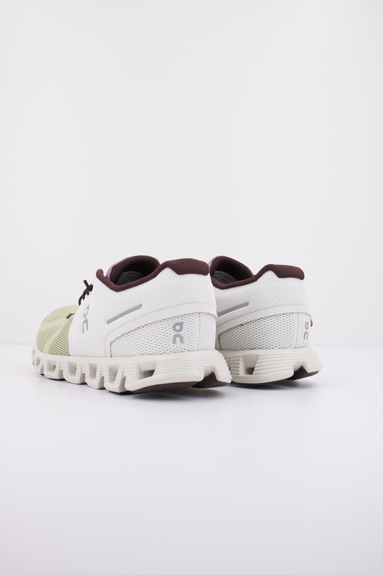 ON RUNNING CLOUD 5 W ICE en color VERDE (3)