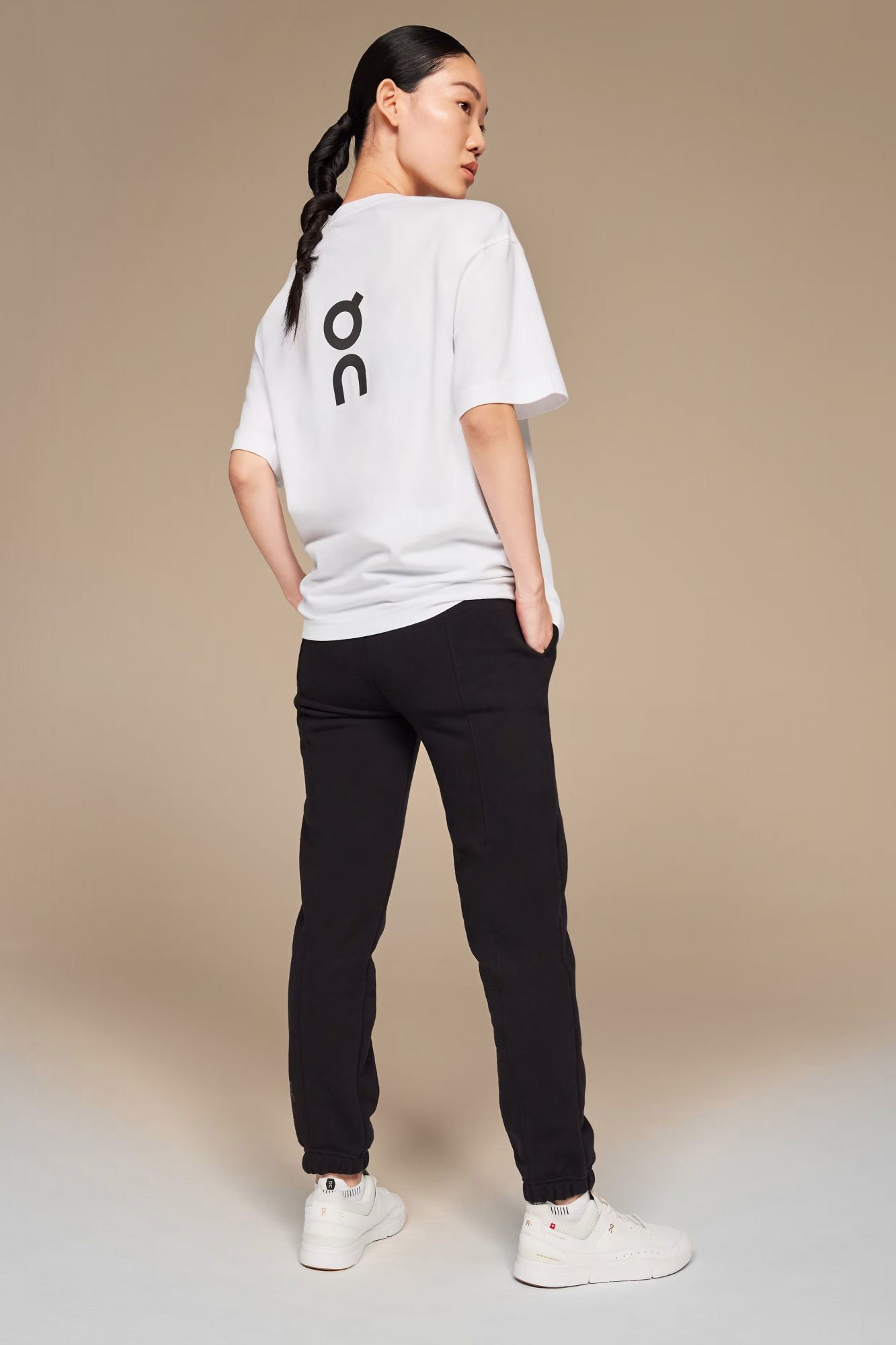 ON RUNNING CLUB PANTS en color NEGRO (3)