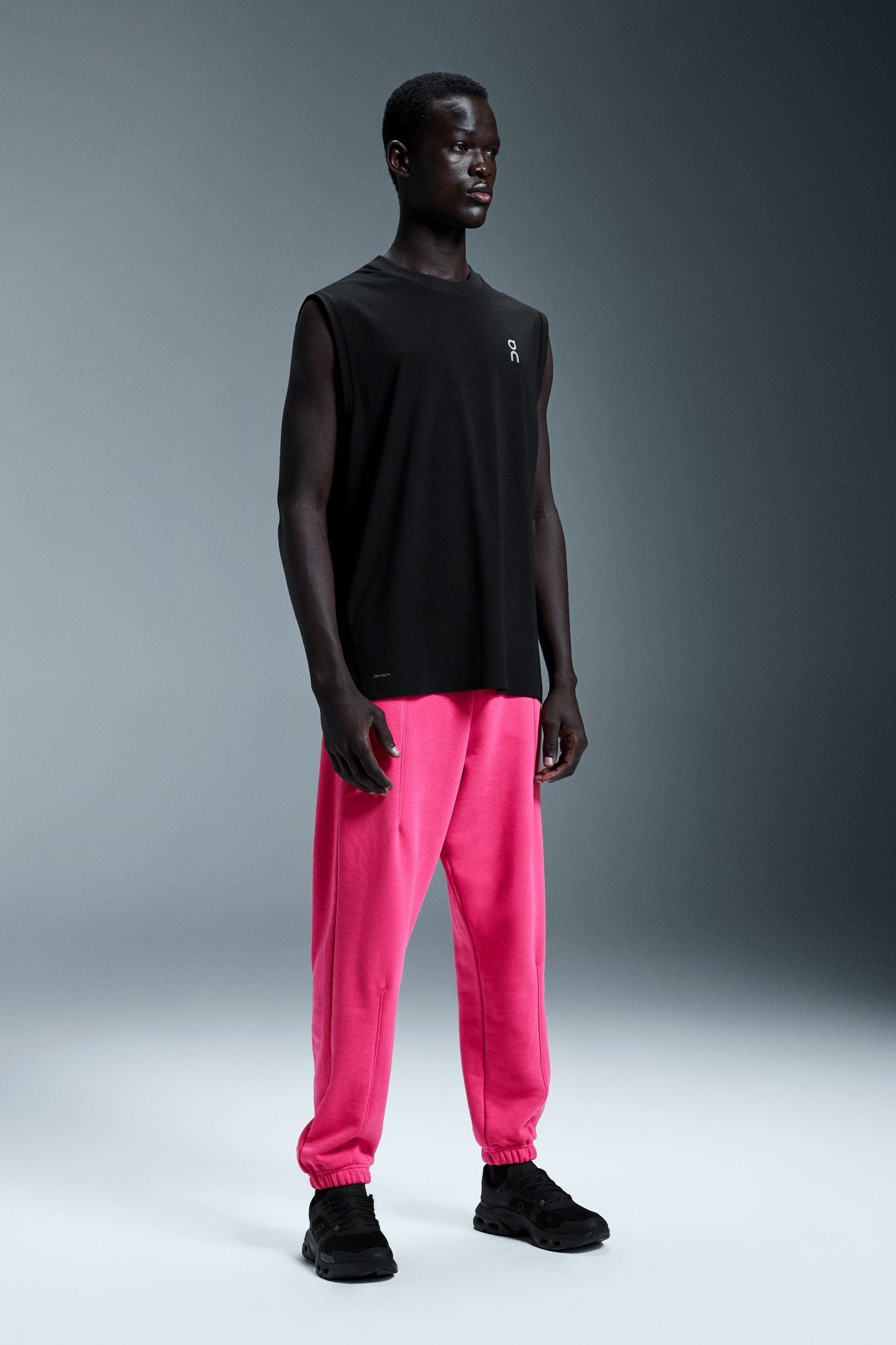 ON RUNNING CLUB PANTS en color ROSA (3)