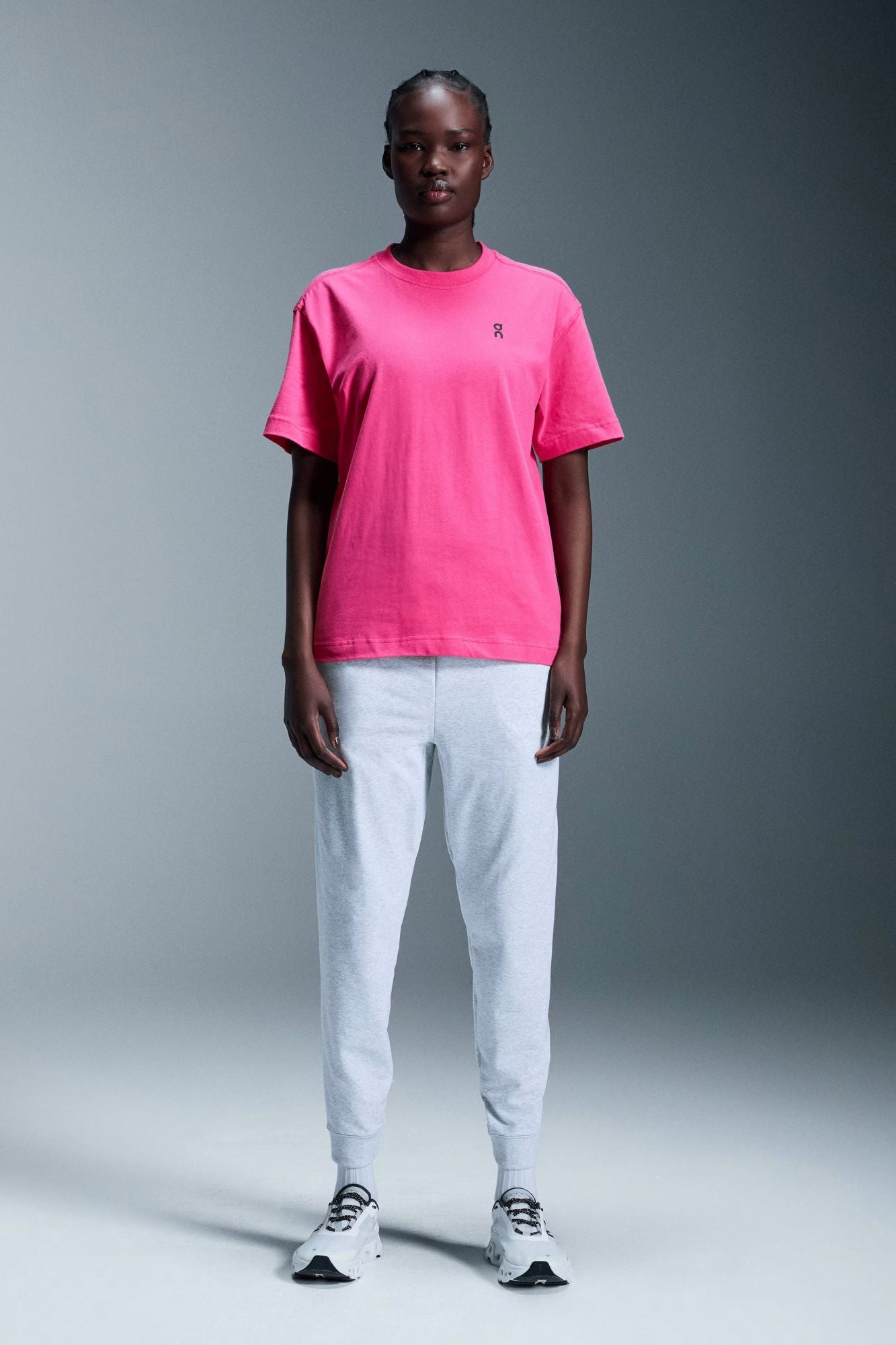 ON RUNNING CLUB T en color ROSA (5)