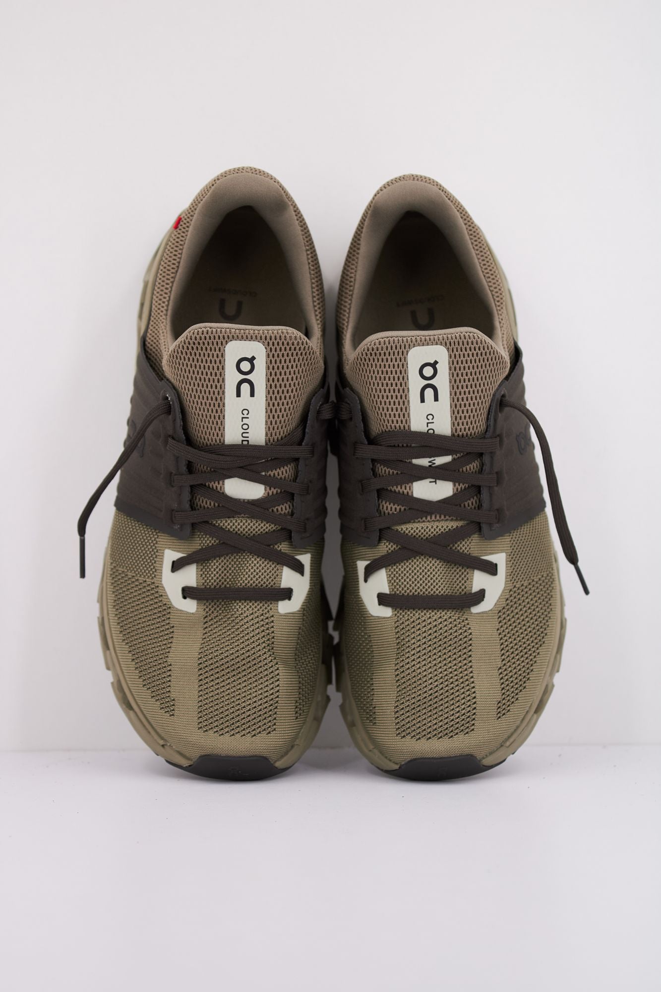 ON RUNNING  CLOUDSWIFT 3 AD en color VERDE (3)