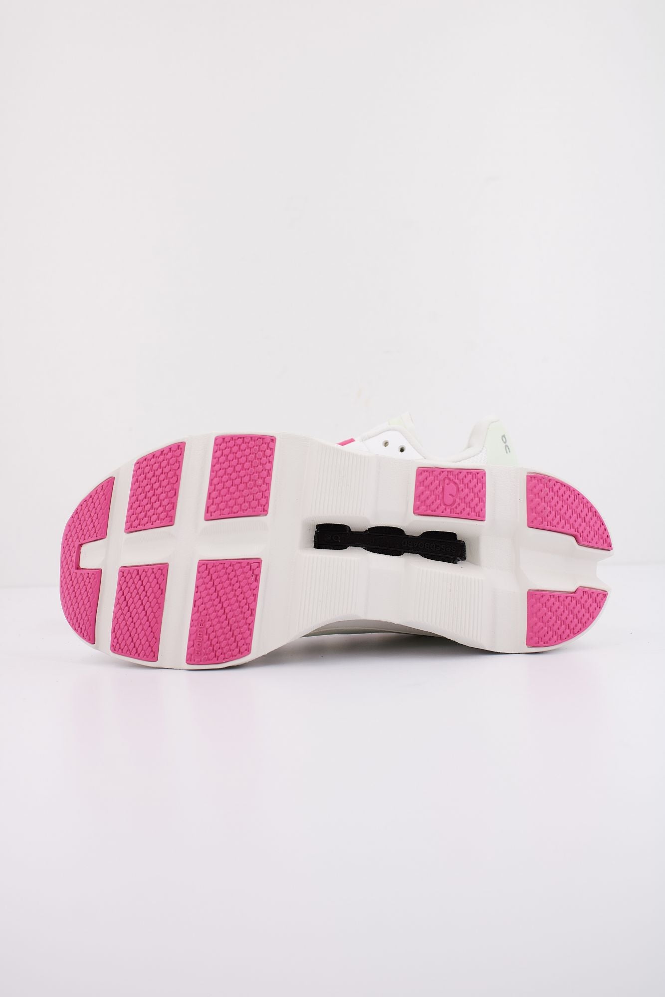 ON RUNNING CLOUDMONSTER en color BLANCO (5)