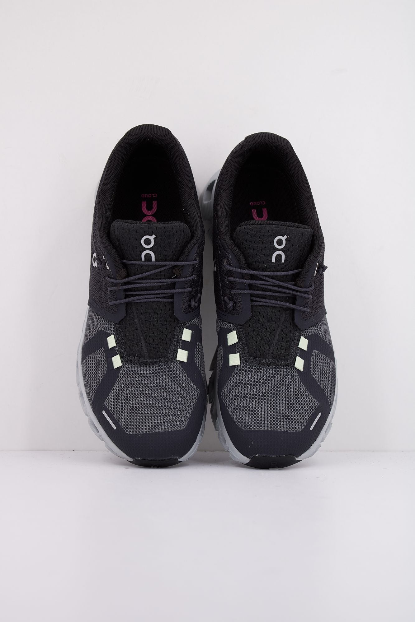 ON RUNNING CLOUD 5 PUSH en color NEGRO (3)